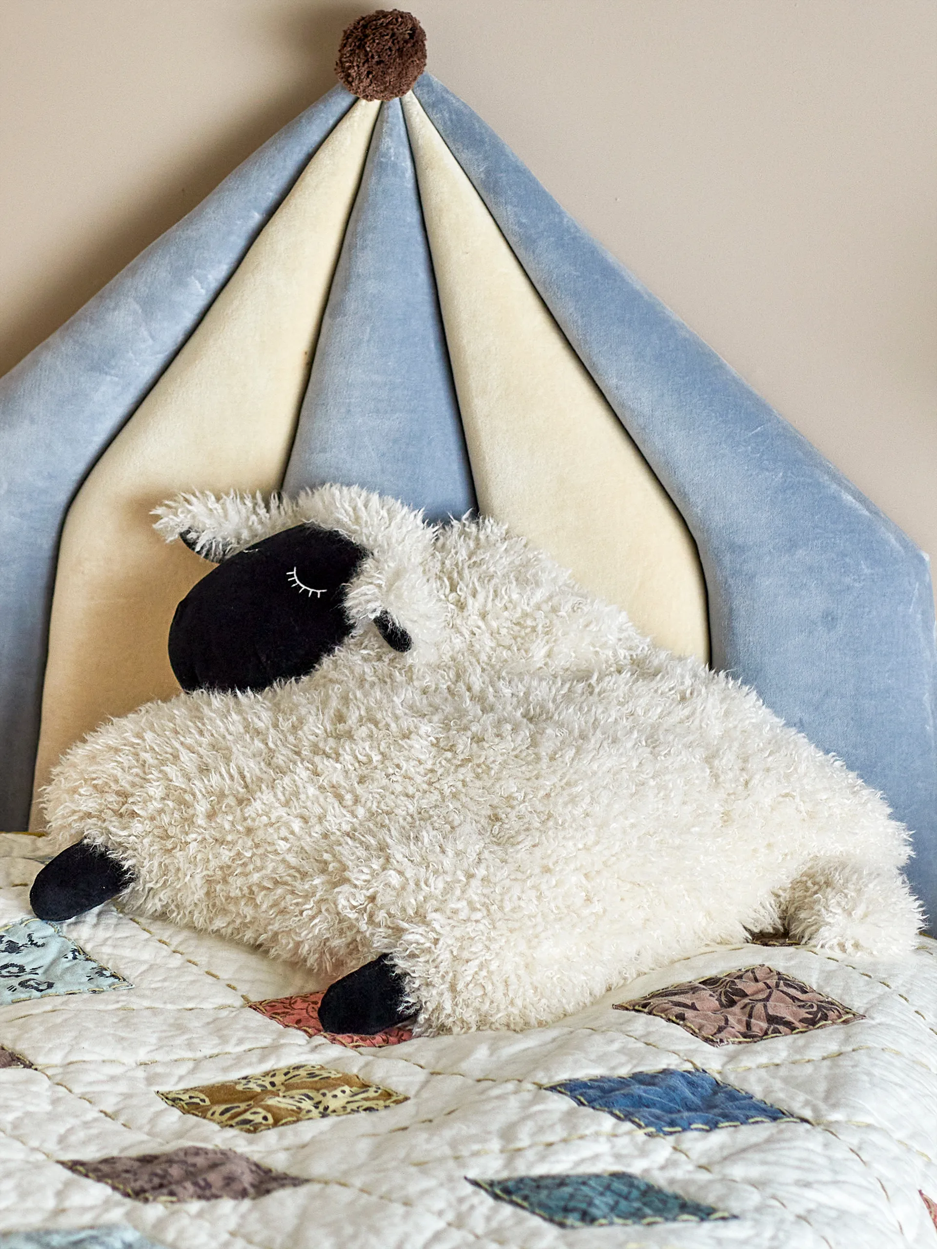 Dolly クッション 46x56 cm, White Bloomingville | ブルーミングヴィル