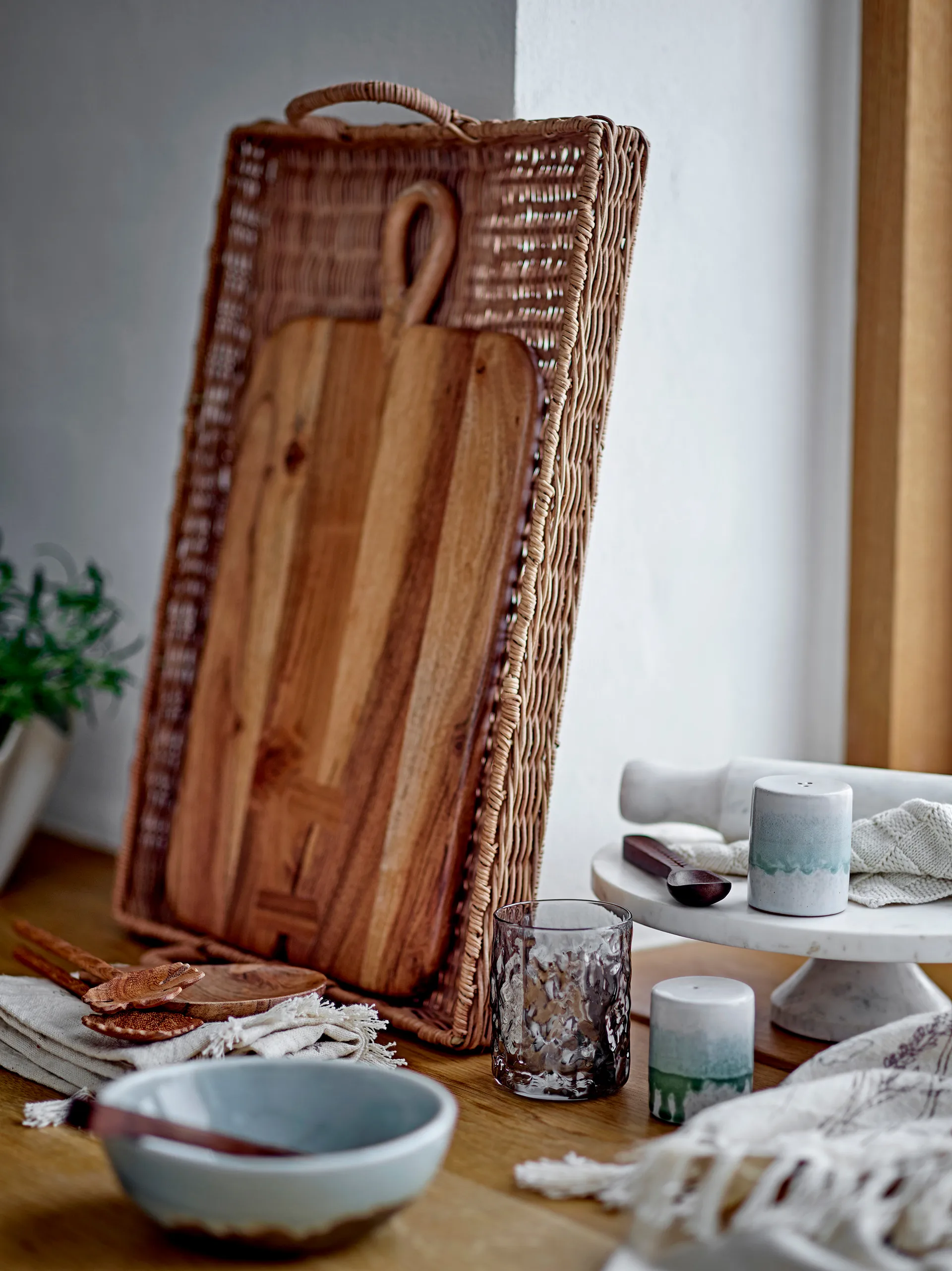 Fenya ケーキプレート Ø30x9 cm, White marble Bloomingville | ブルーミングヴィル