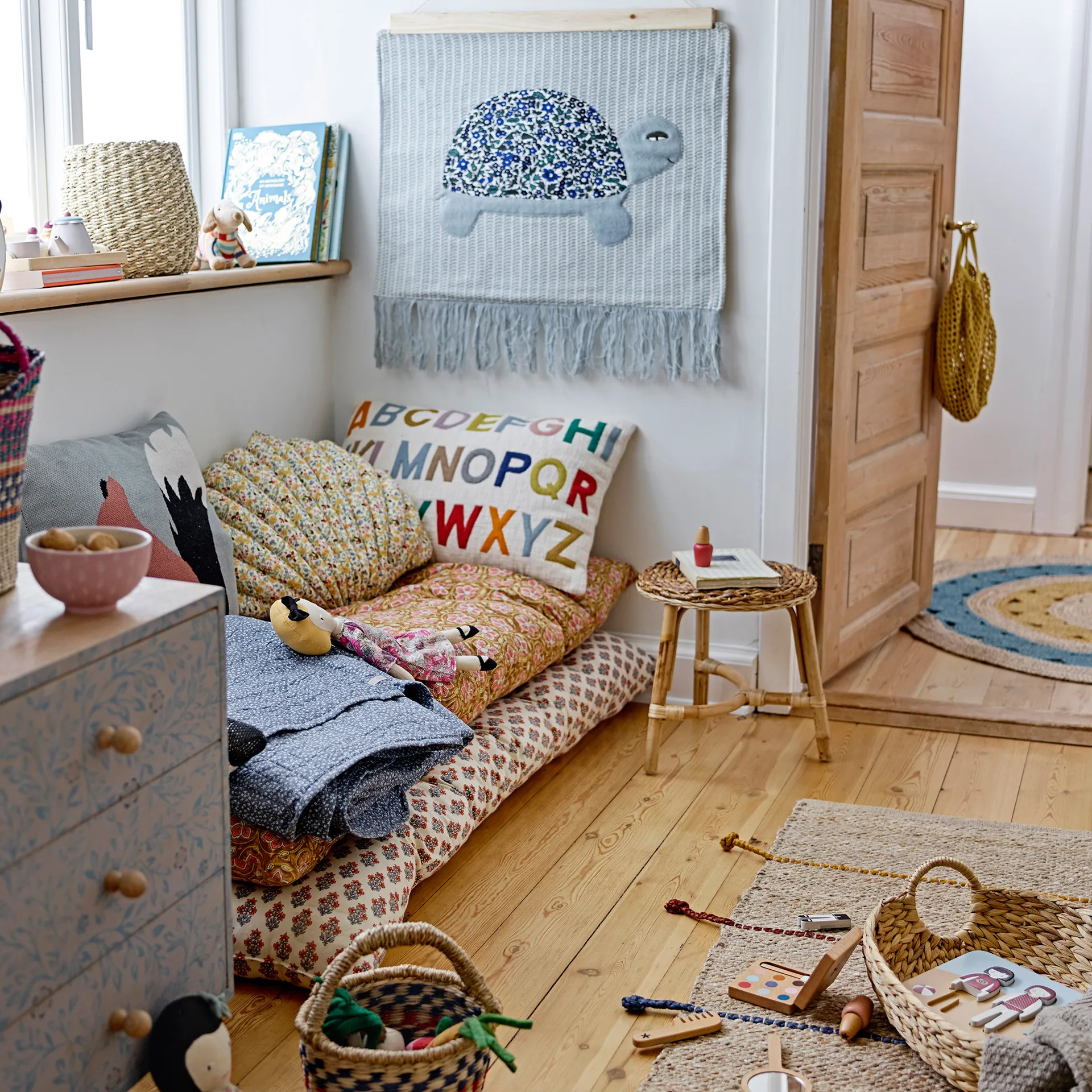 Lexi クッション アルファベット 40x60 cm, White-multi Bloomingville | ブルーミングヴィル