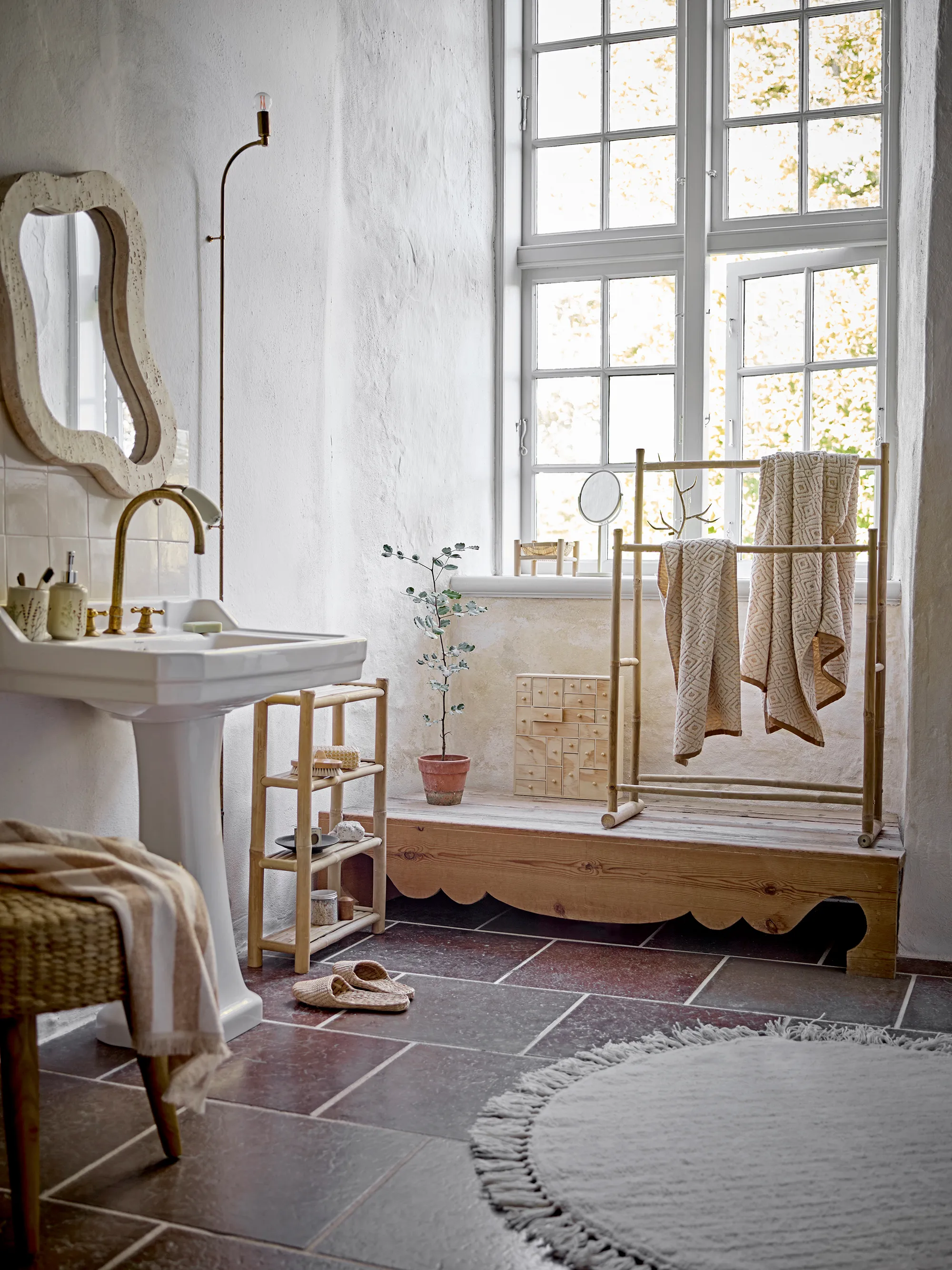 Bloomingville | ブルーミングヴィル からのMeg ウォールミラー 61x76