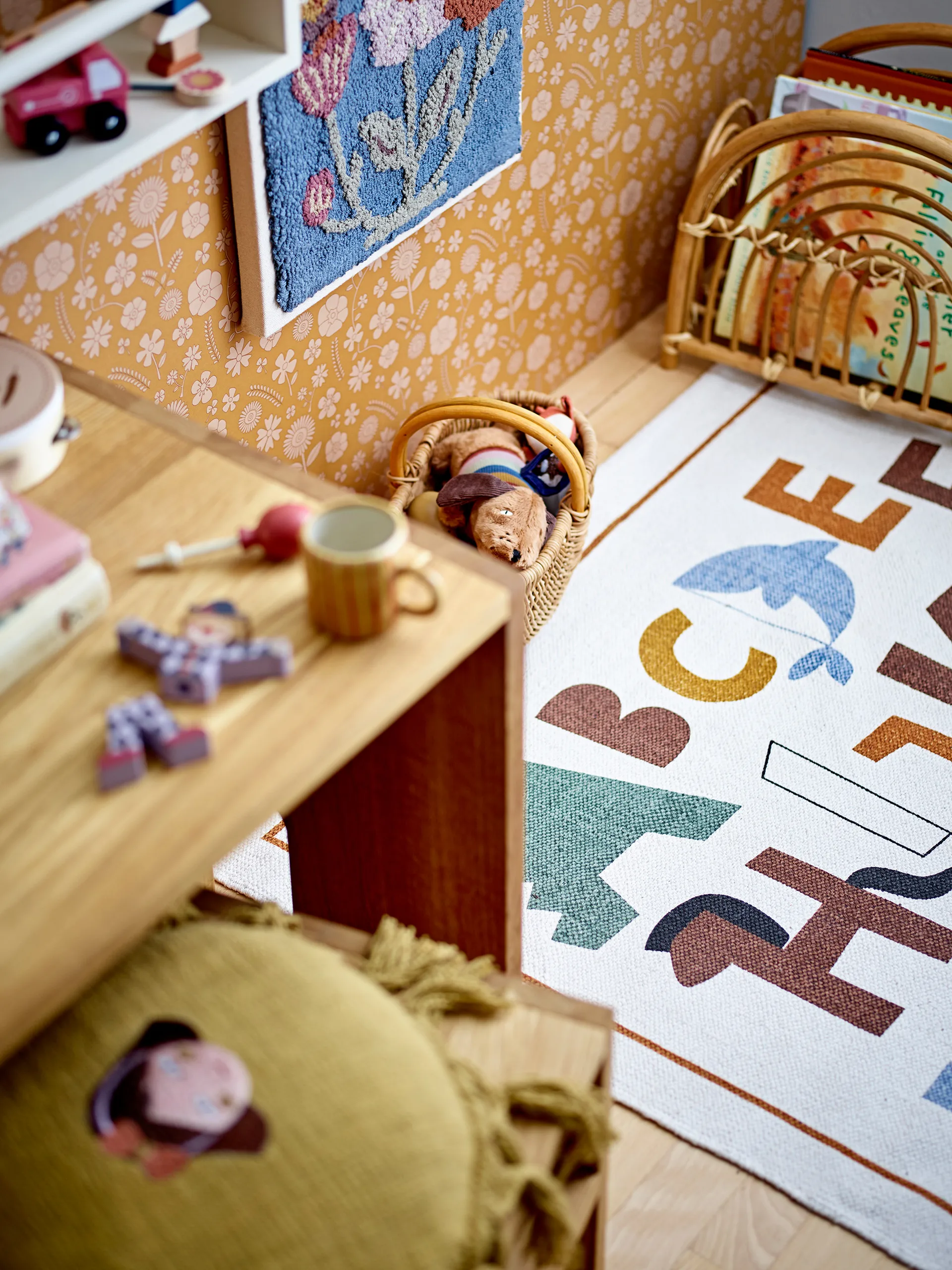 Memmo ラグ 110x110 cm, Alphabet Bloomingville | ブルーミングヴィル