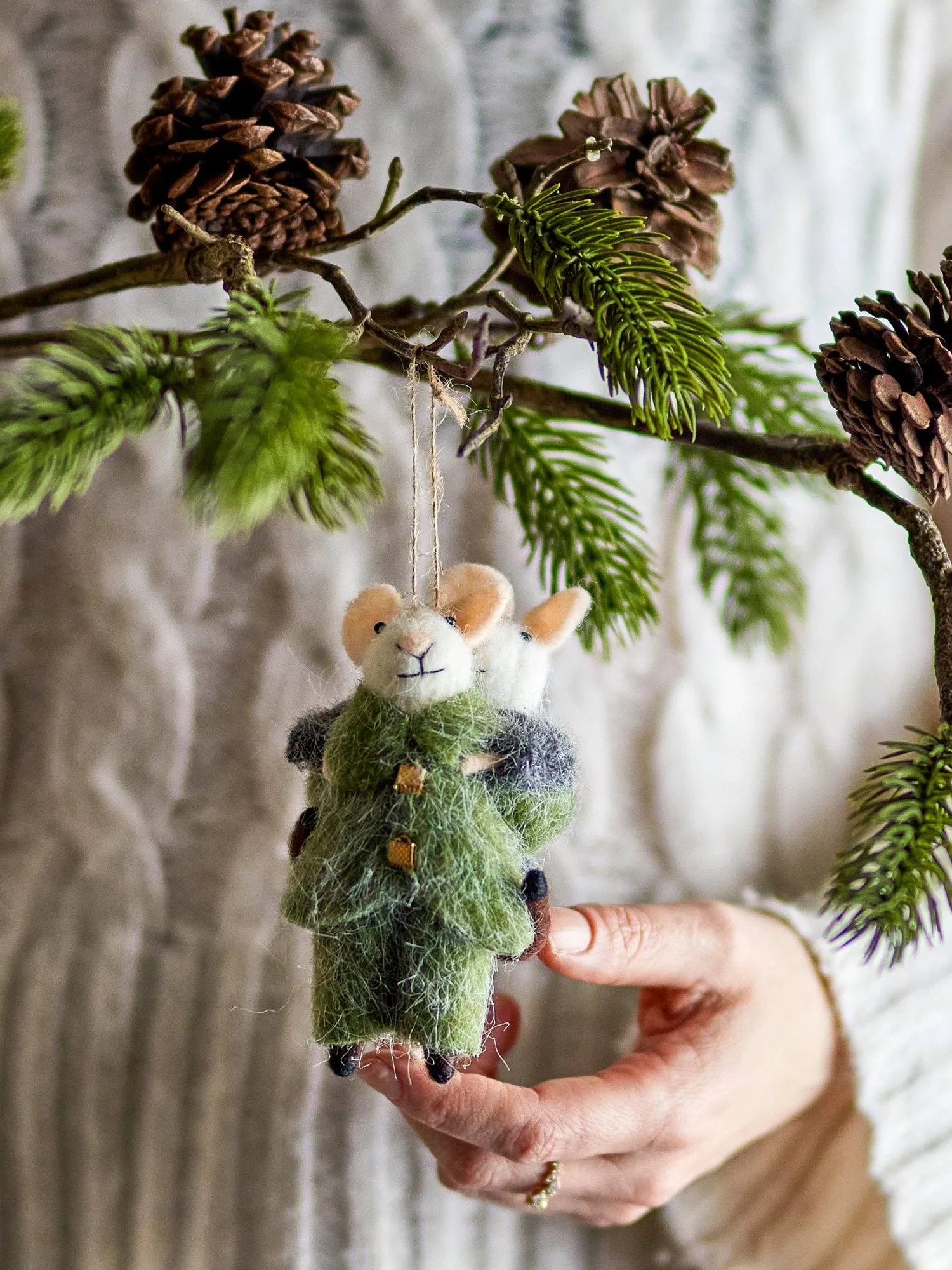 Peo クリスマスツリーデコレーション ウール 2ピース, Green-grey, 11 cm Bloomingville | ブルーミングヴィル