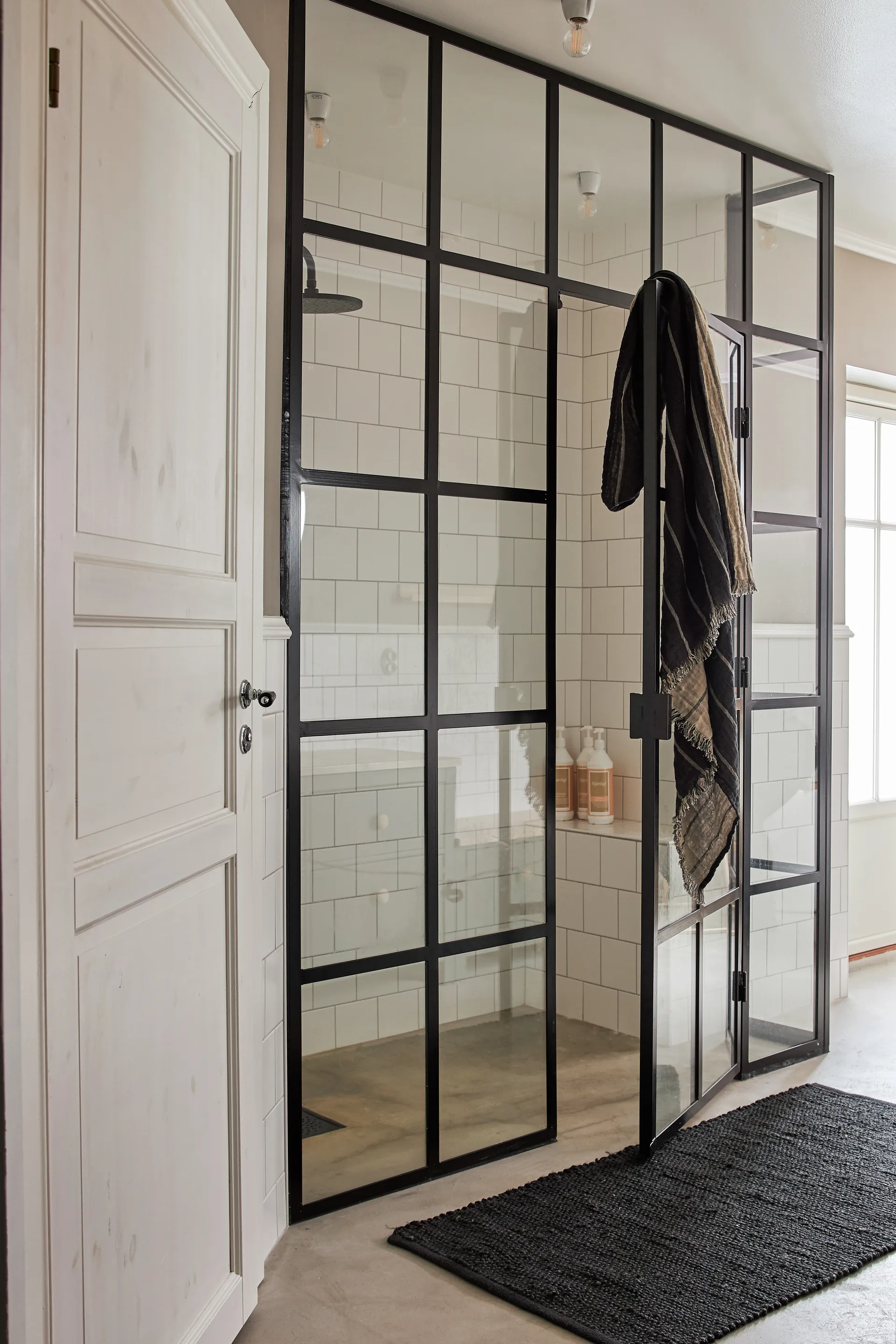 Merida ジュートラグ  ブラック, 60x90 cm Boel & Jan | ボエル & ヤン