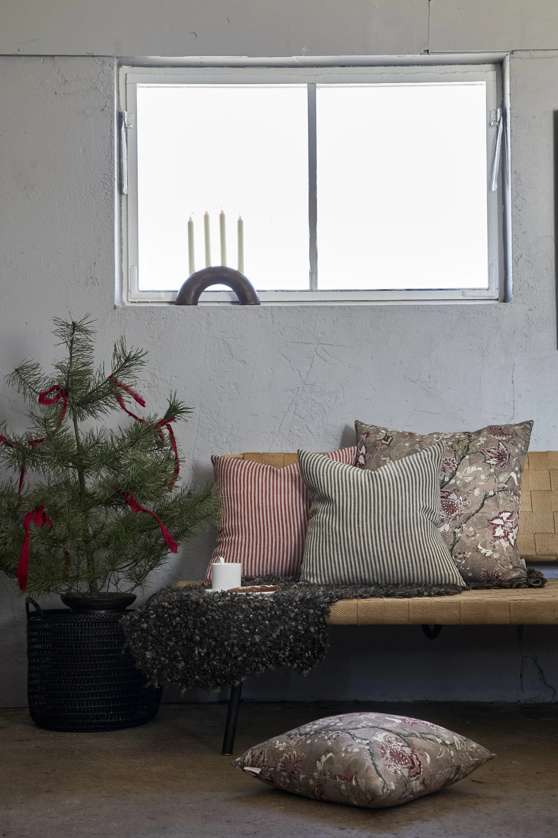 Rough リネン ストライプ ピローケース 45x45 cm, Red Boel & Jan | ボエル & ヤン