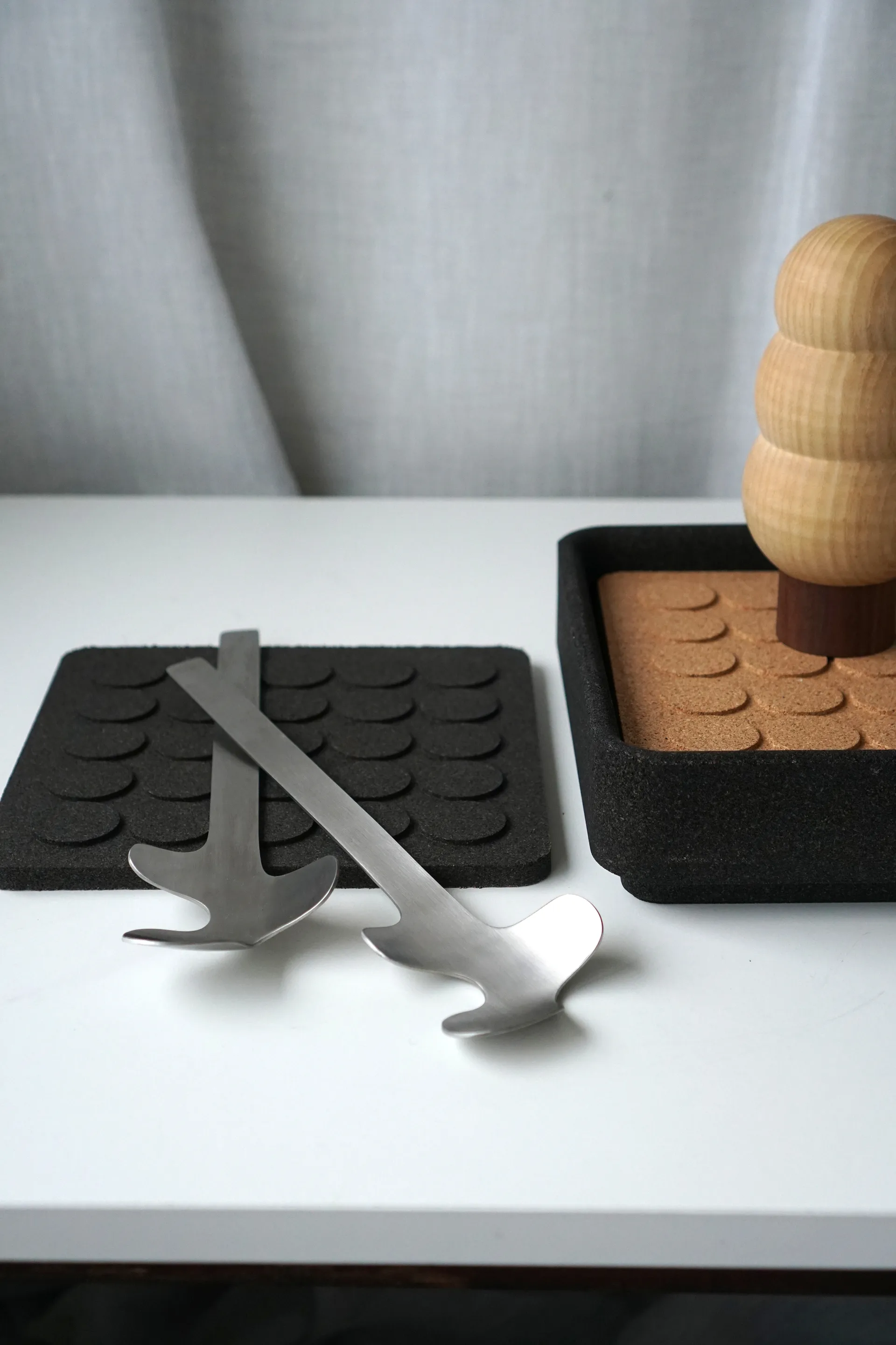 Leaf サラダサーバー, Brushed Steel Born In Sweden | ボーン イン スウェーデン