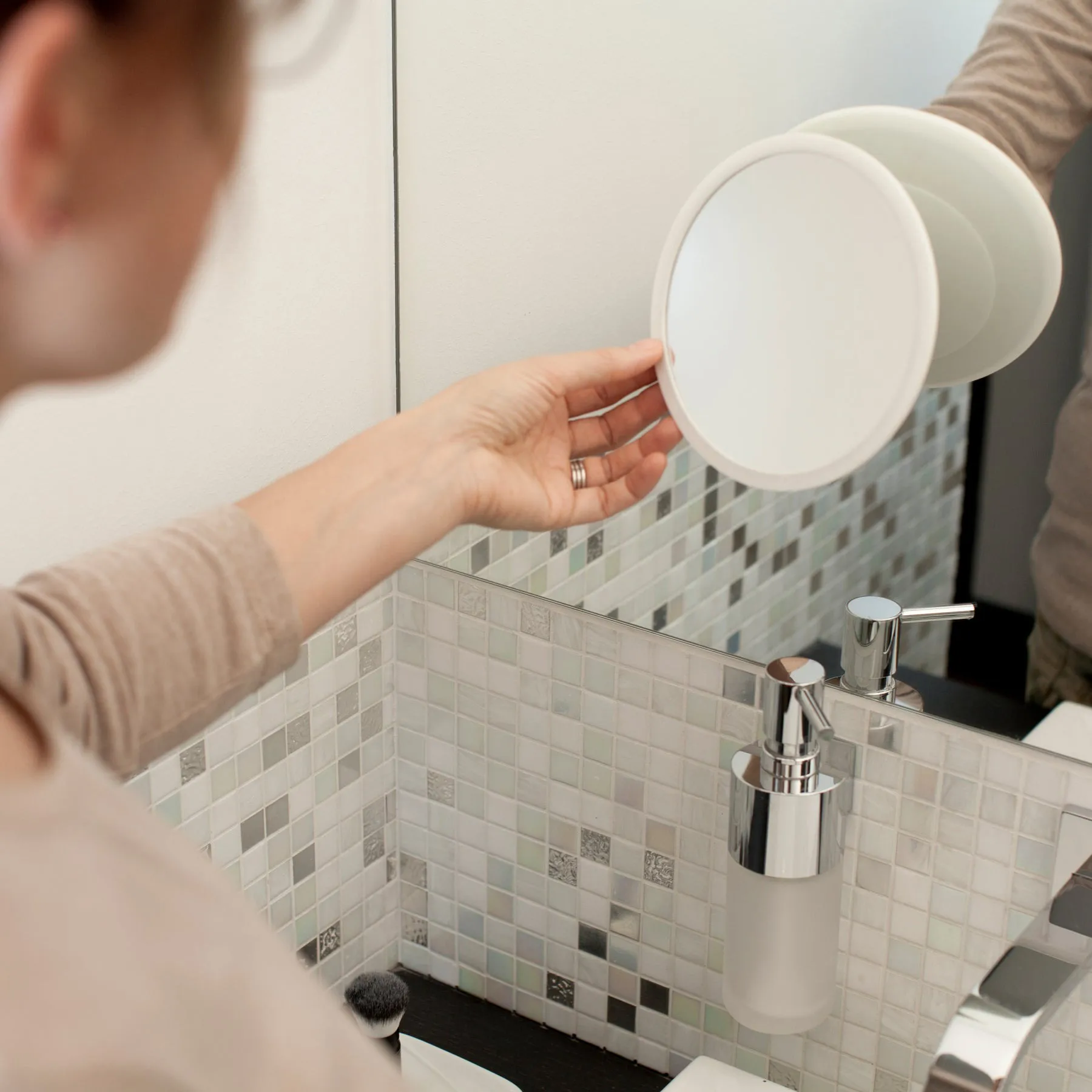 AirMirror メイクアップミラー x15 メイクアップミラー 取り外し可能吸盤カップ, Ø16.5 cm Bosign | ボーサイン