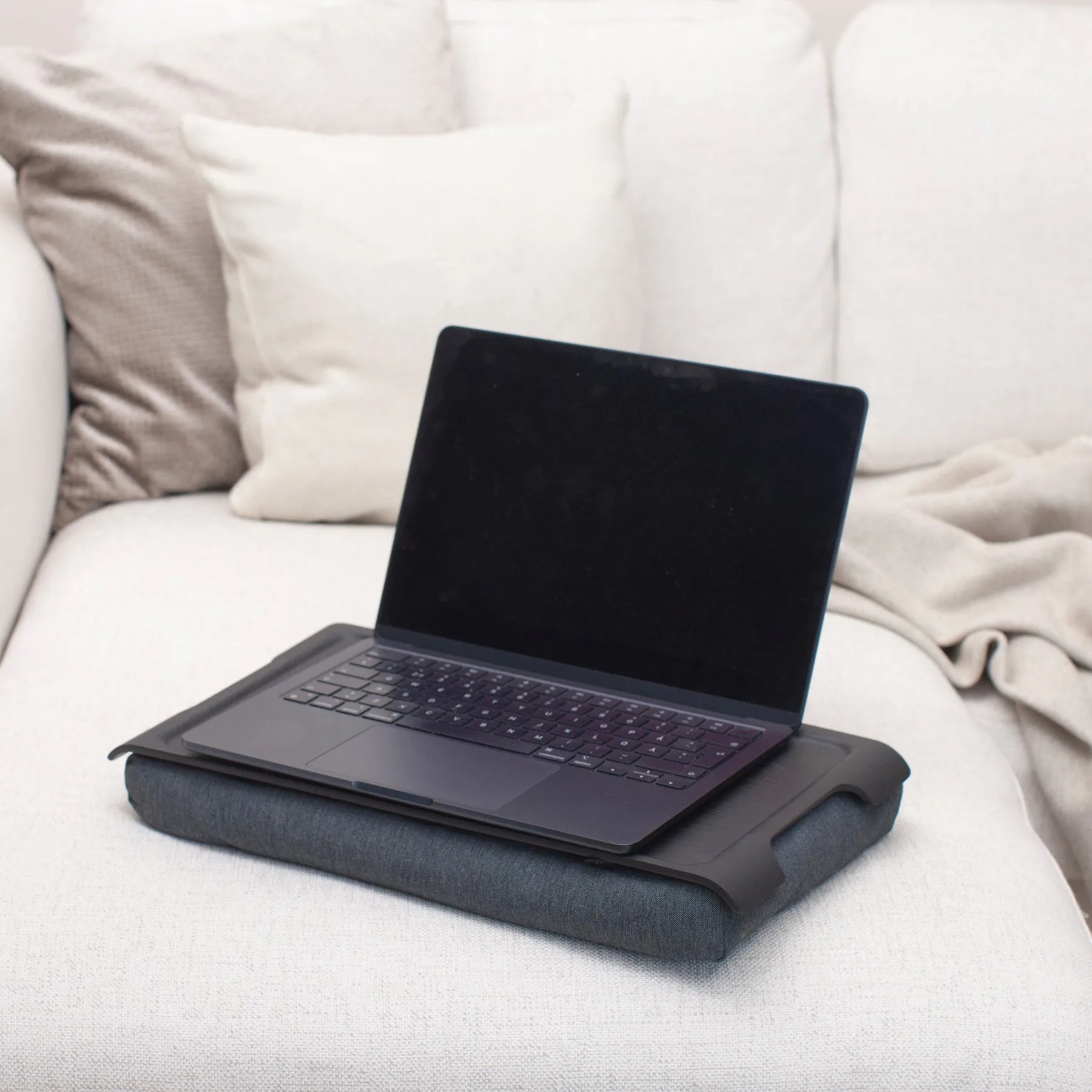 Laptray ノンスリップ 43x23 cm, Black willow-grey Bosign | ボーサイン