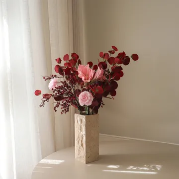 Burgundy blush artificial bouquet - Amaryllis, carnation, berry branches, eucalyptus, 84 cm - Botané | ボタネ