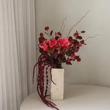 Deep bloom 人工ブーケ - アマリリス、ユーカリ、アマランス、枝、120 cm - Botané | ボタネ