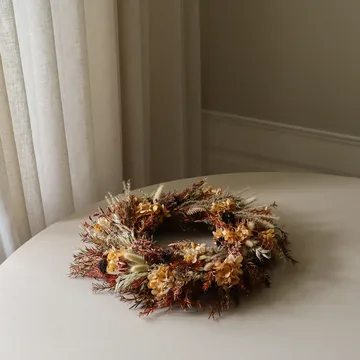 Golden Meadow Wreath 花冠 - アジサイ・ドライグラス・シダ・ラビットイヤー、直径40 cm - Botané | ボタネ