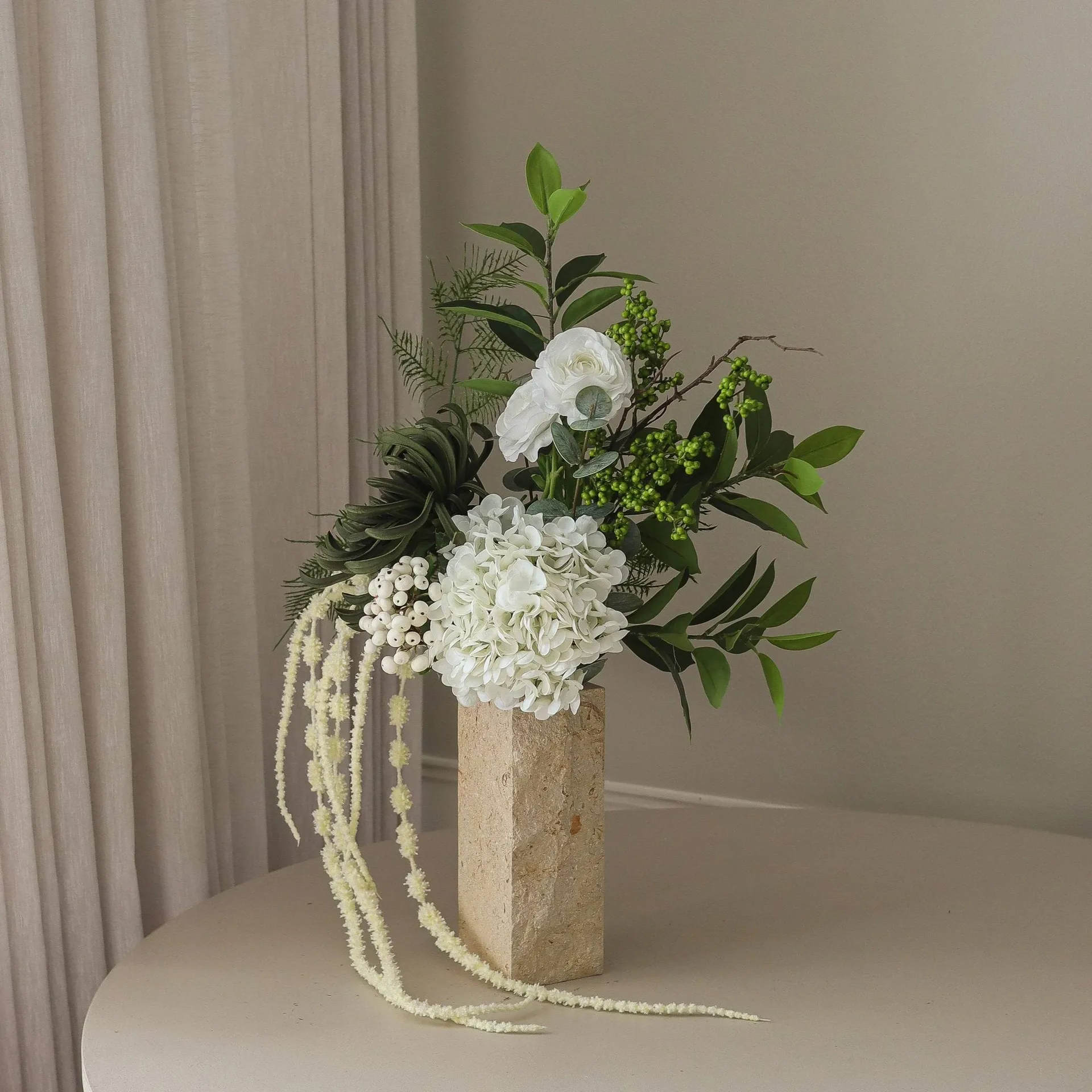 Green veil 人工ブーケ, Ranunculus, hydrangea, amaranth, 85 cm Botané | ボタネ