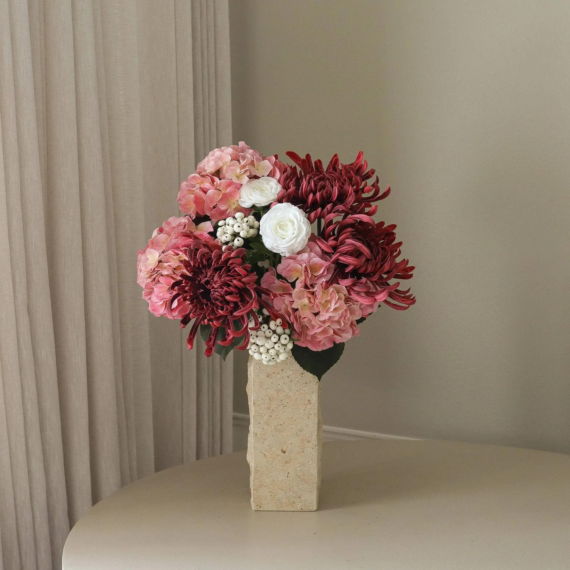 Rose reverie 人工ブーケ, Hydrangea, spider chrysanthemum, ranunculus, 77 cm Botané | ボタネ
