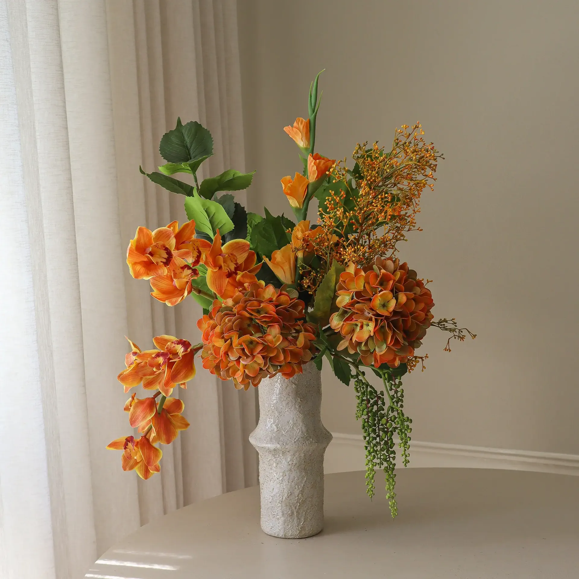 The Orangery 人工ブーケ, シンビジウム蘭・グラジオラス・アジサイ、85 cm、10点 Botané | ボタネ