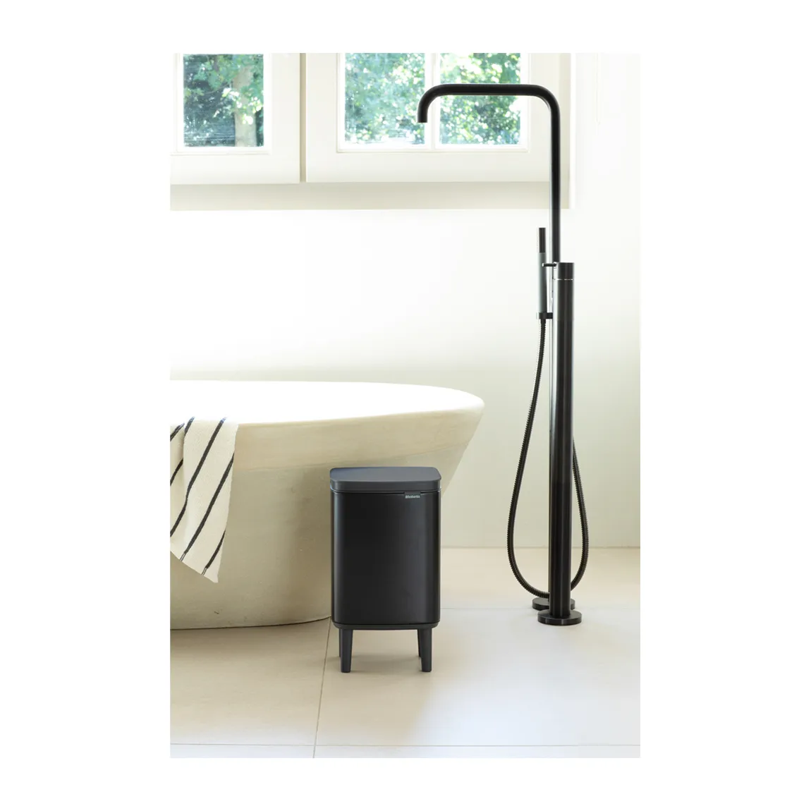 Bo ウェイストビン high 7 L, Matte black Brabantia | ブラバンシア