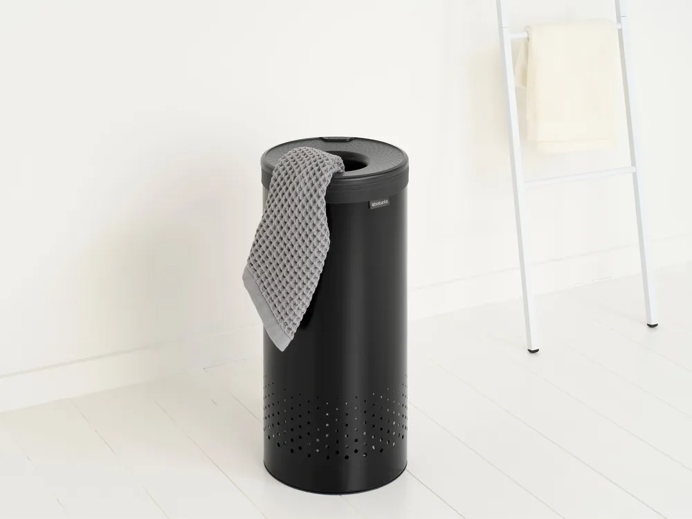Brabantia ランドリーバスケット (プラスチック蓋付き) 35 L, Matte black Brabantia | ブラバンシア