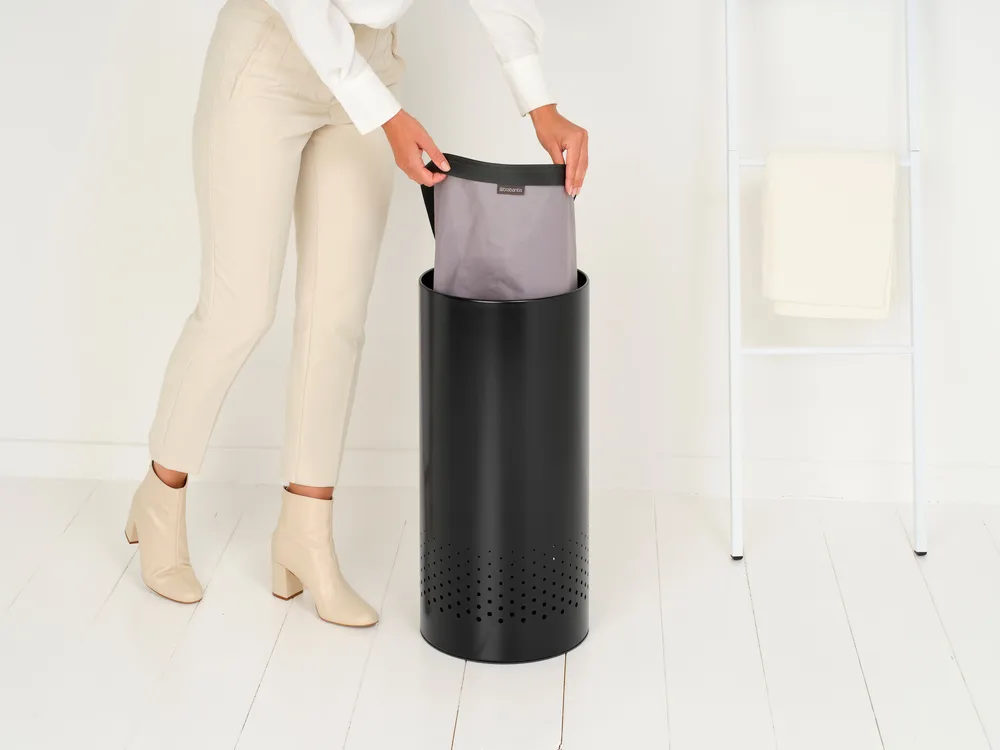 Brabantia ランドリーバスケット (プラスチック蓋付き) 35 L, Matte black Brabantia | ブラバンシア