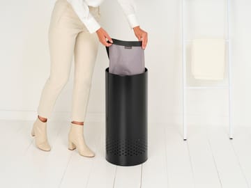 Brabantia ランドリーバスケット (プラスチック蓋付き) 35 L - Matte black - Brabantia | ブラバンシア