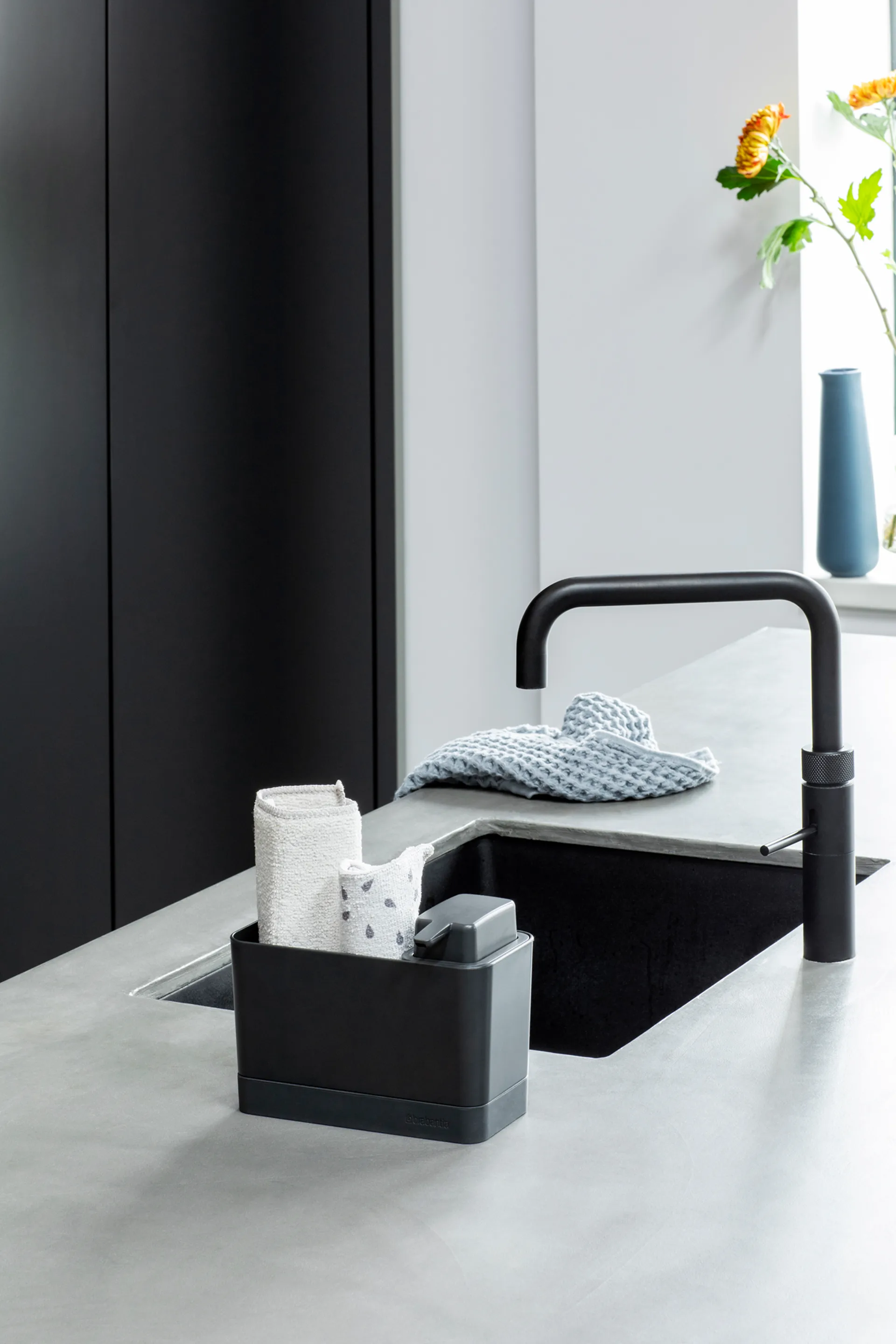 Brabantia キッチンシンクオーガナイザー & ソープディスペンサー, dark grey Brabantia | ブラバンシア