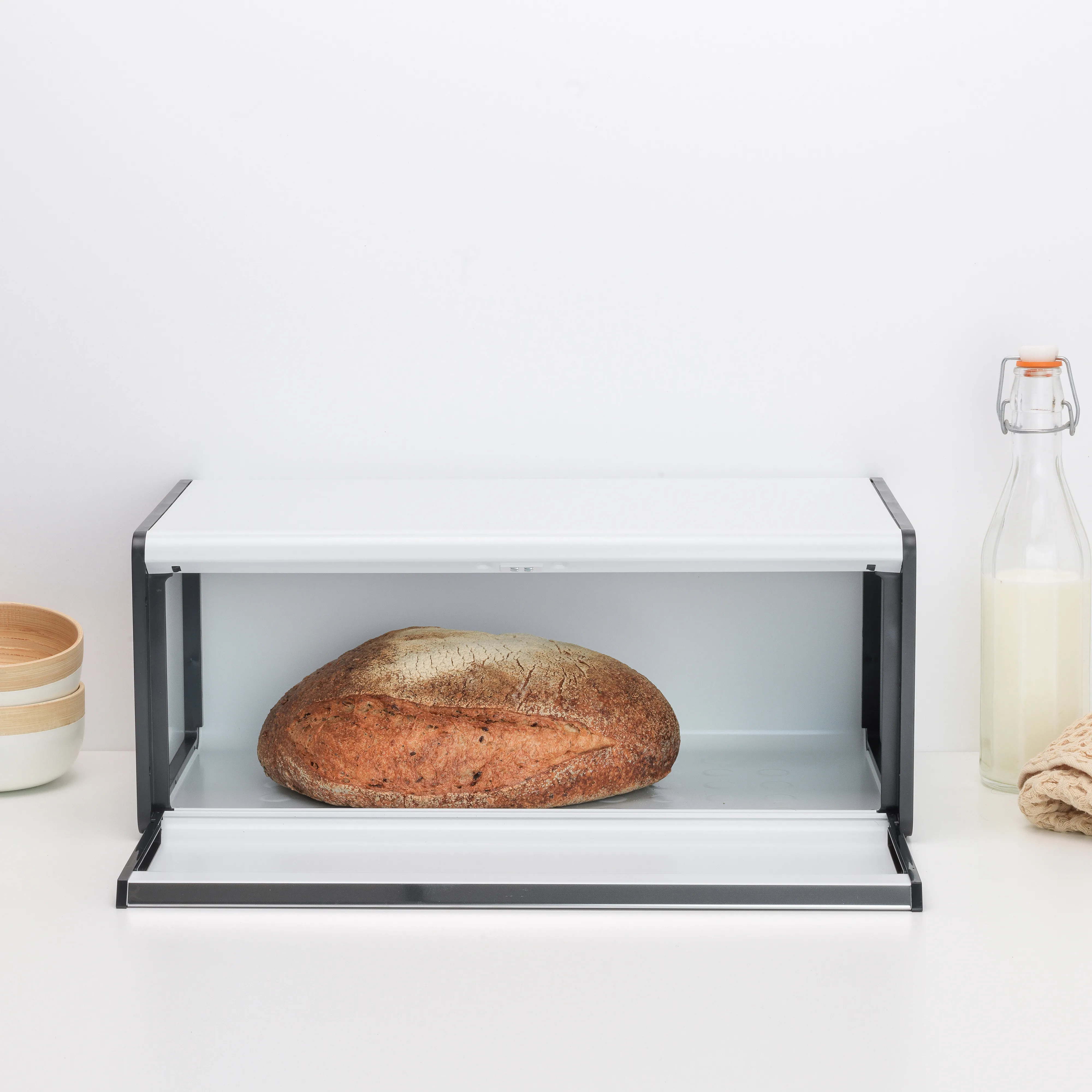 Brabantia | ブラバンシア からのFall Front ブレッドビン - NordicNest.jp