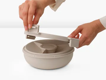 Make & Take サラダボウル 1.3 L - Soft Beige - Brabantia | ブラバンシア