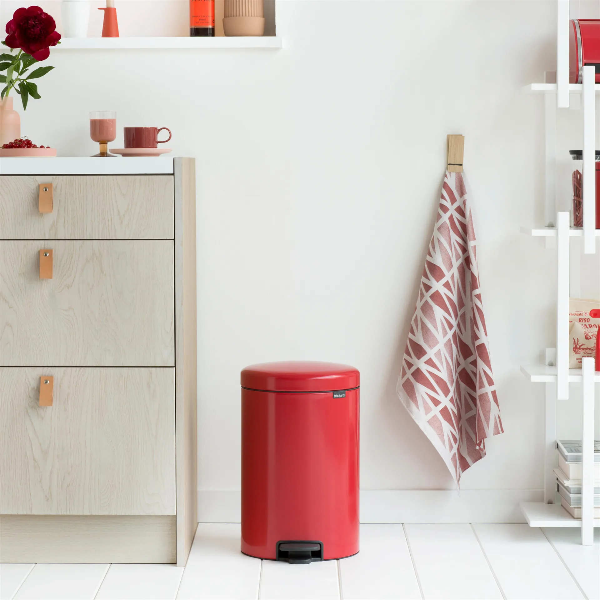 New Icon ペダルビン 20 L, passion red Brabantia | ブラバンシア