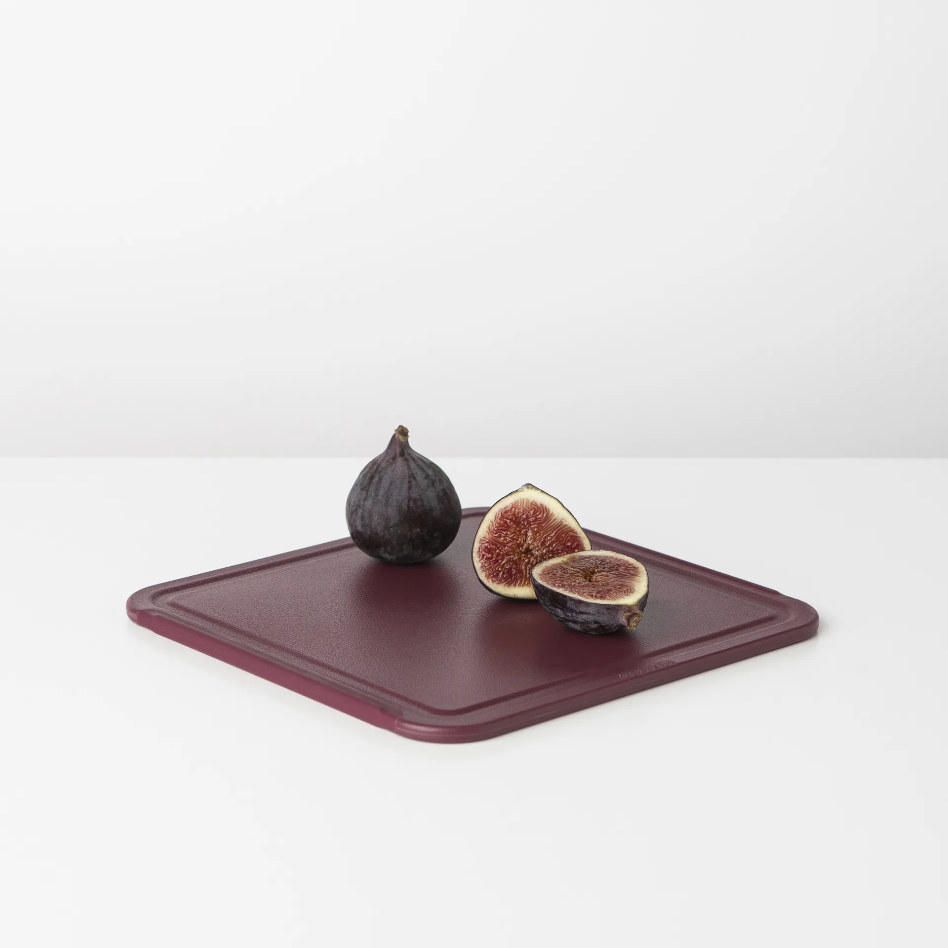 TASTY+ カッティングボード medium 25x25 cm, Aubergine red Brabantia | ブラバンシア