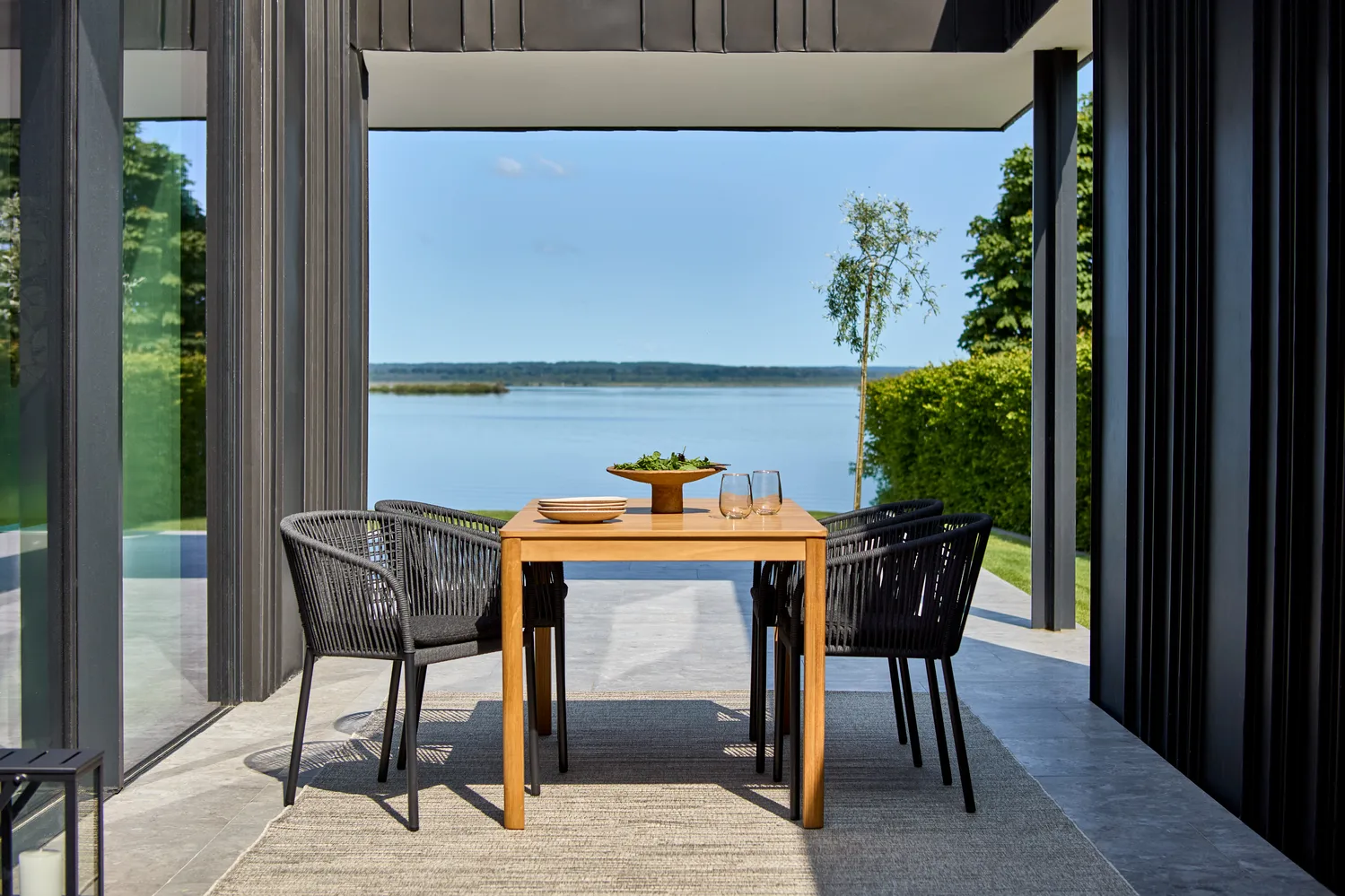 Delta アームチェア, Black Brafab