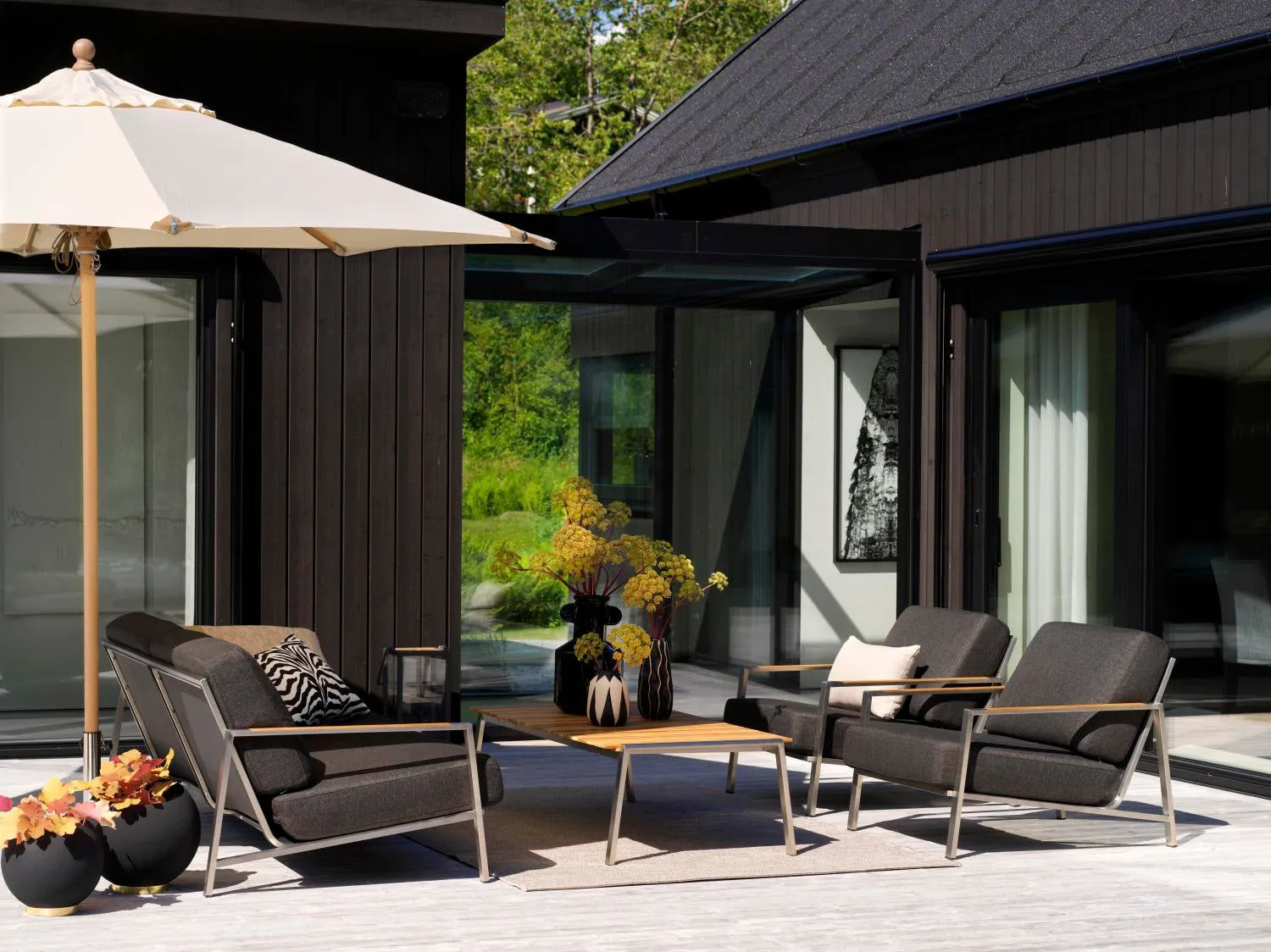 Naos アームチェア, Stainless steel-nearly black Brafab