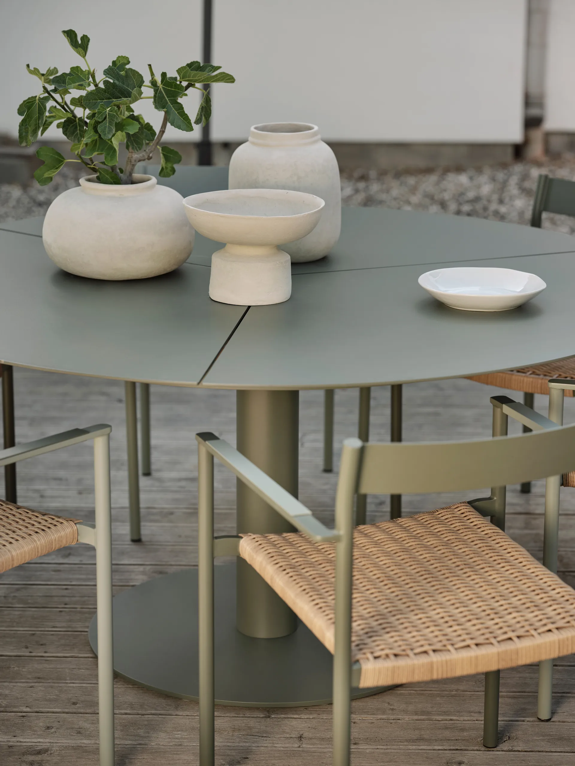 Peace ダイニングテーブル Ø110 cm ノルディックグリーン,  Brafab