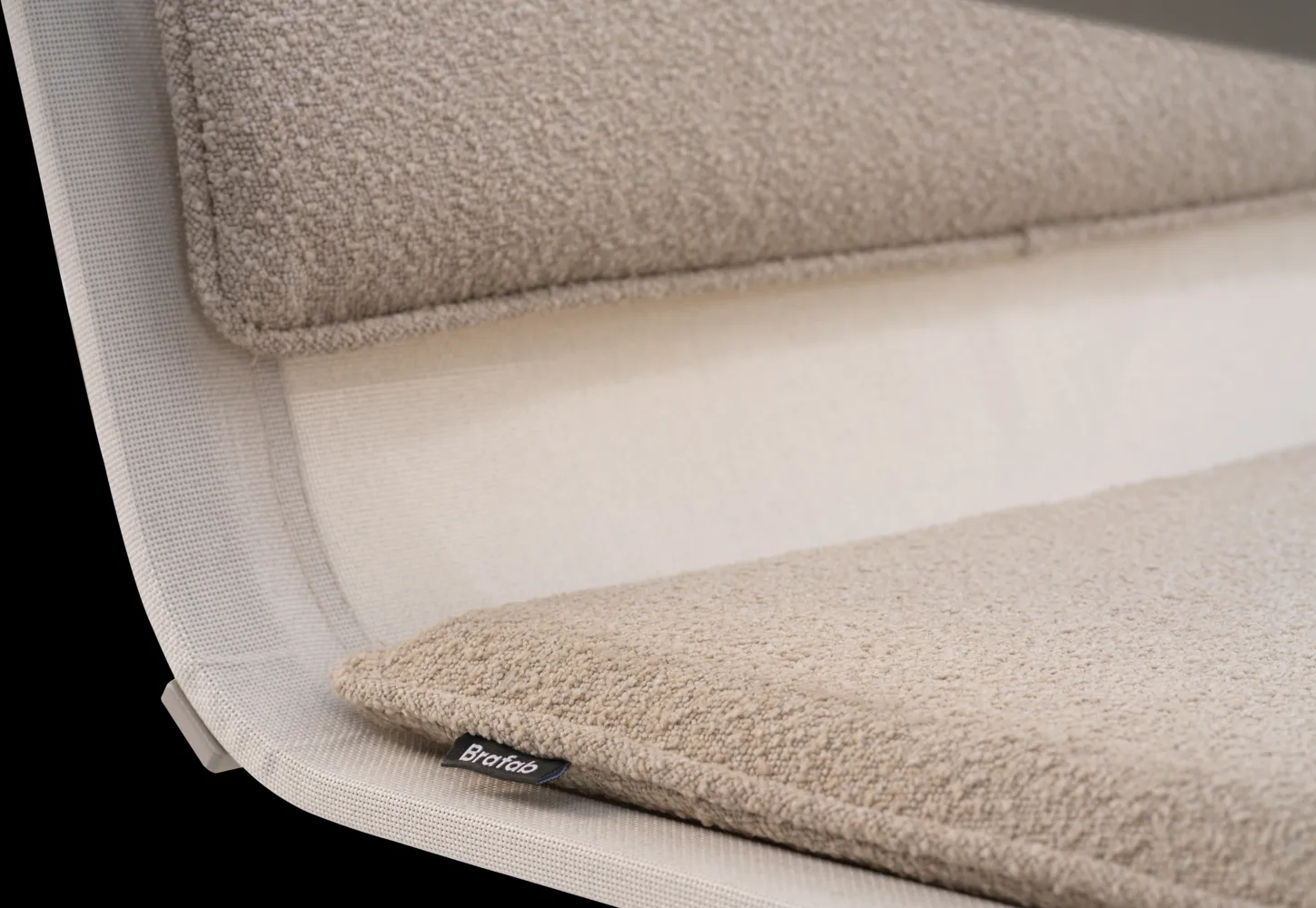 Soro ラウンジアームチェア, Khaki-teddy beige Brafab