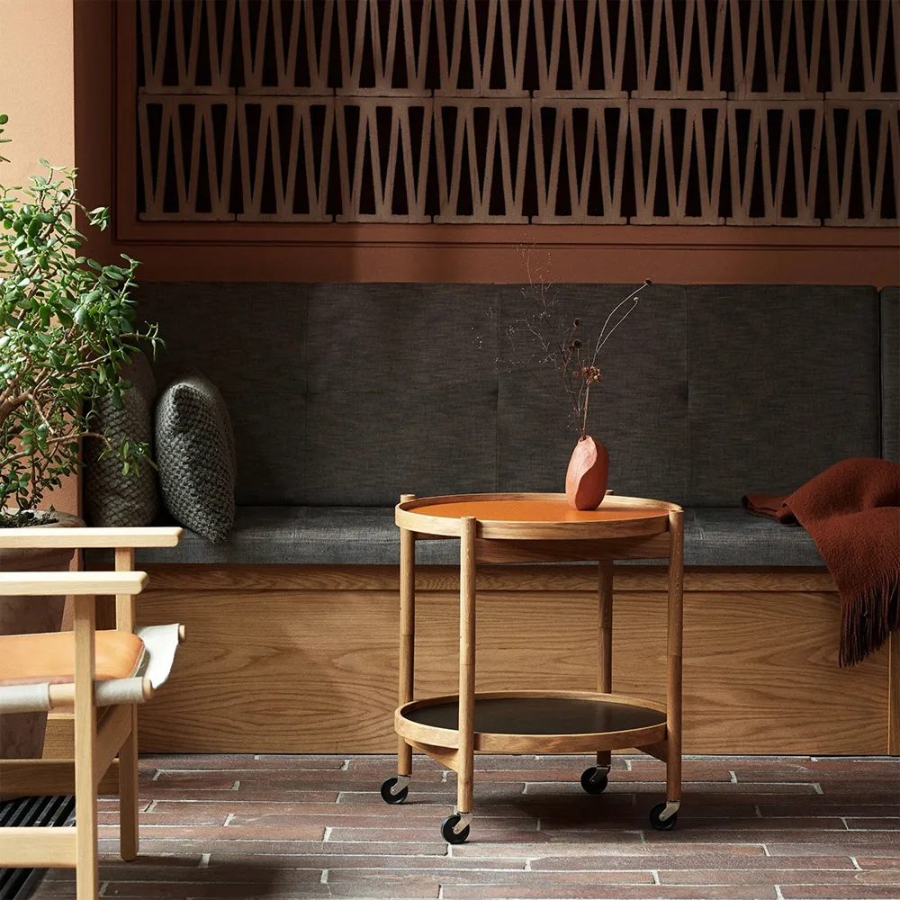 Bølling トレイテーブル モデル 50, Base, oiled walnut stand Brdr. Krüger