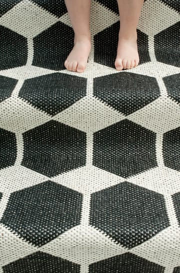 Anna ラグ ブラック ラージ - 150x200 cm - Brita Sweden | ブリタ スウェーデン