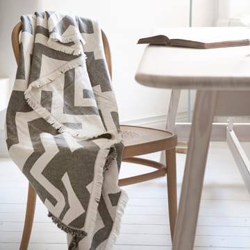 Florens コットン ブランケット - Beluga (black) - Brita Sweden | ブリタ スウェーデン