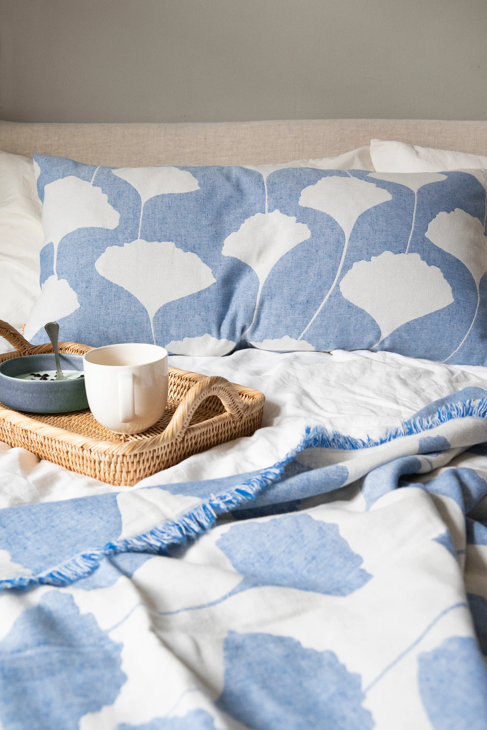 Ginko コットンスロー 130x170 cm, Blue-white (Indigo) Brita Sweden | ブリタ スウェーデン