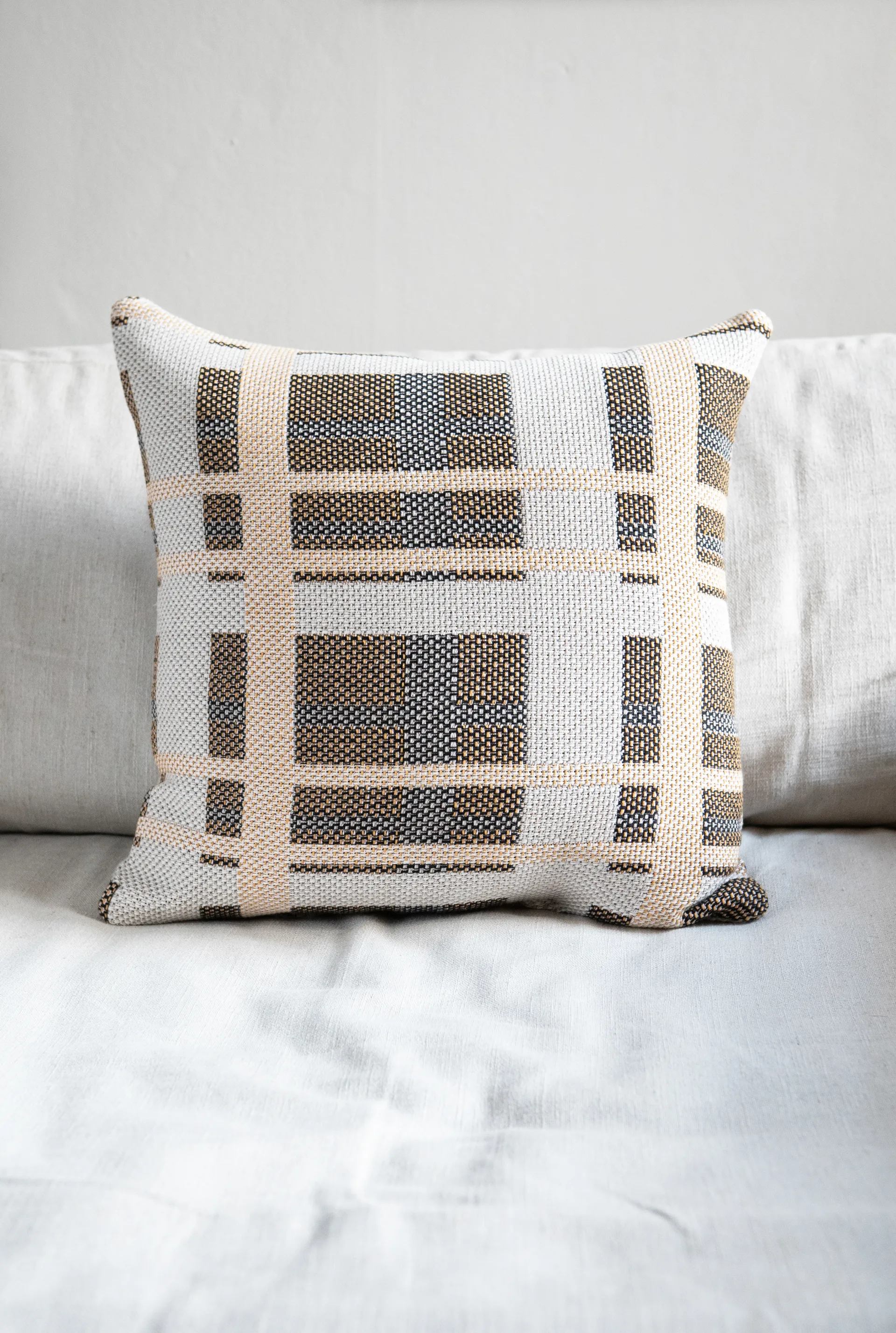 Tradition クッションカバー 50x50 cm, Yellow Brita Sweden | ブリタ スウェーデン