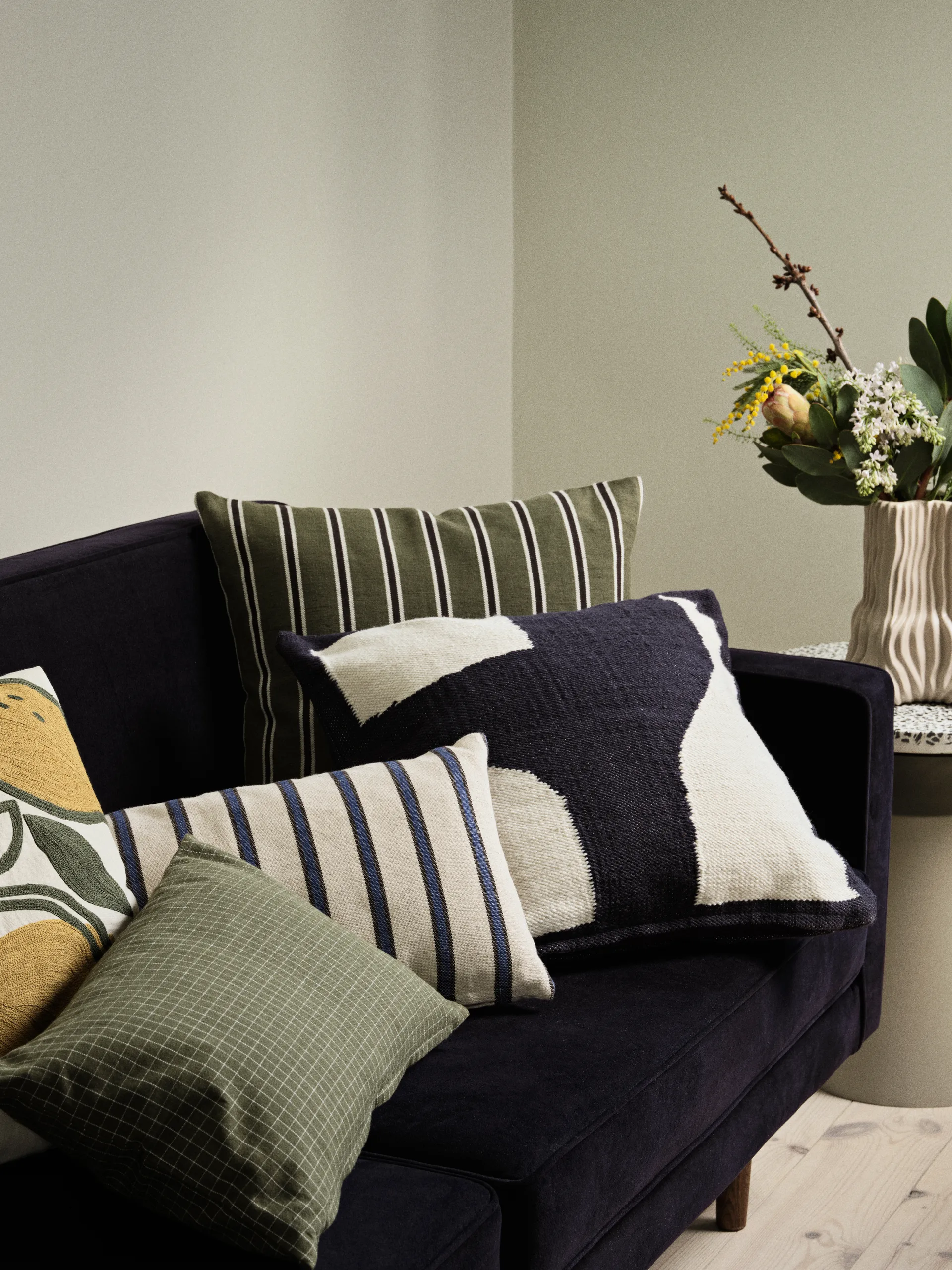 Dagmar クッションカバー 30x50 cm, Off white-intense blue Broste Copenhagen | ブロスト コペンハーゲン