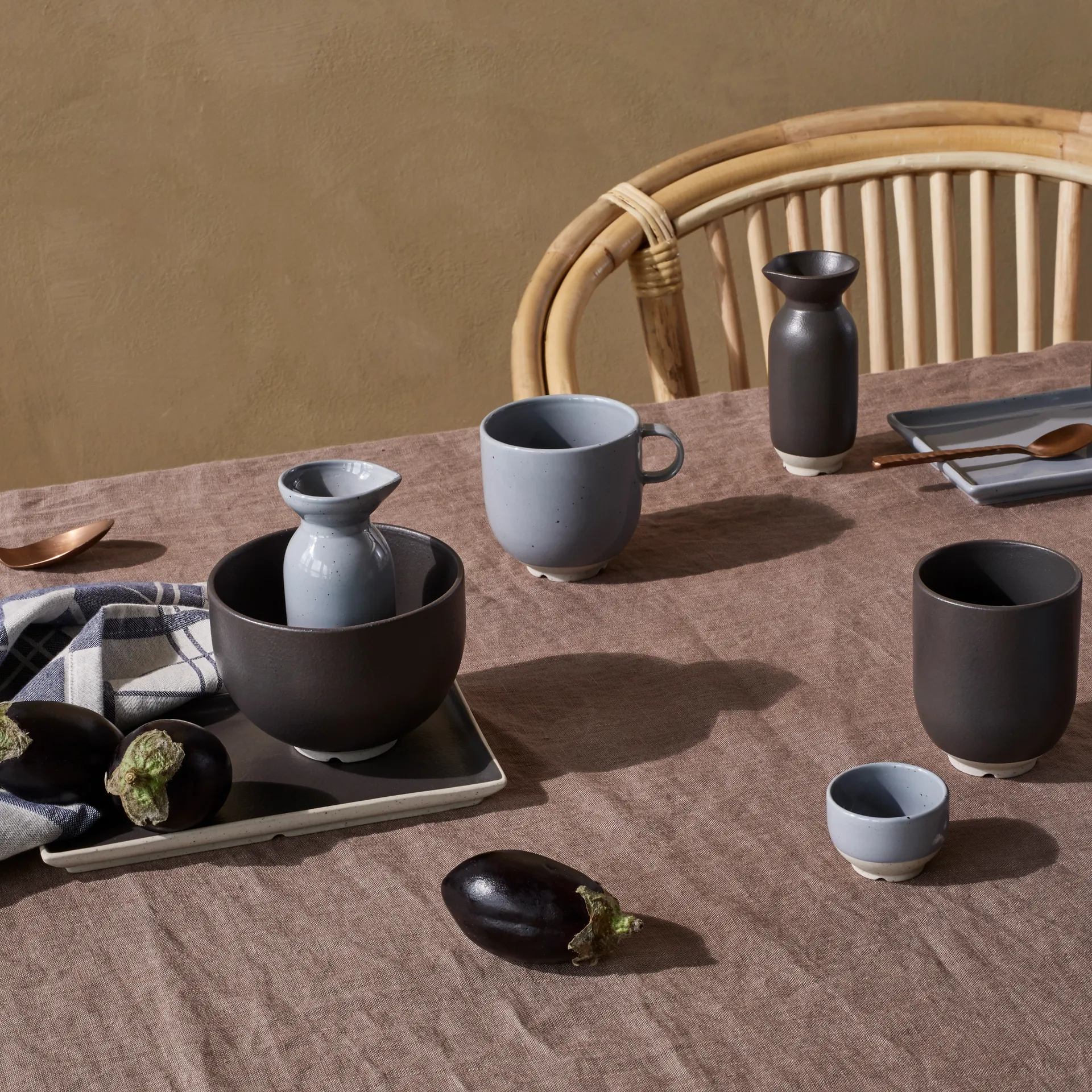 Eli プレート 17.6x20 cm, matte charcoal Broste Copenhagen | ブロスト コペンハーゲン