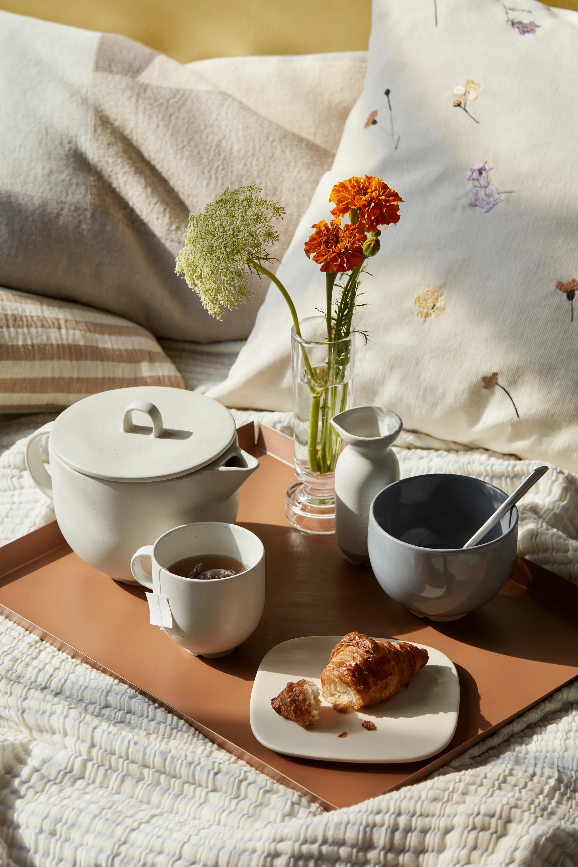 Flora ピローケース 50x50 cm, Multi Broste Copenhagen | ブロスト コペンハーゲン