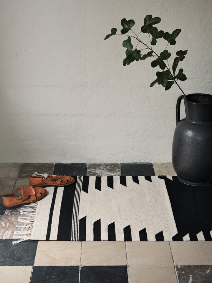 Iselin ラグ 140x200 cm, Black-off white Broste Copenhagen | ブロスト コペンハーゲン