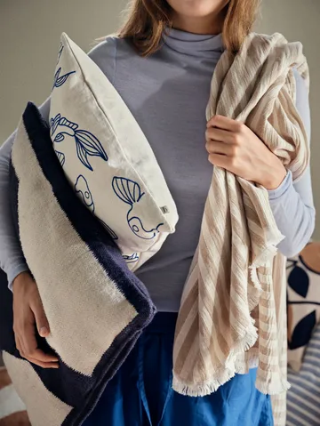 Koi クッションカバー 50x50 cm - Intense blue - Broste Copenhagen | ブロスト コペンハーゲン