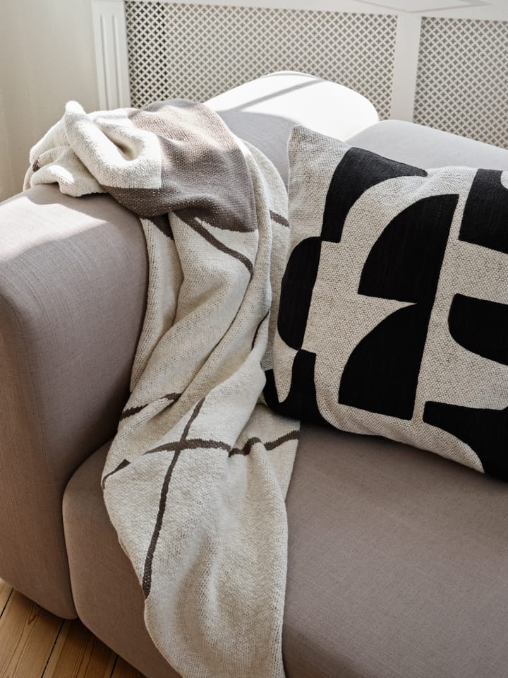 Maren スロー 130x180 cm, Kangaroo brown-off white Broste Copenhagen | ブロスト コペンハーゲン