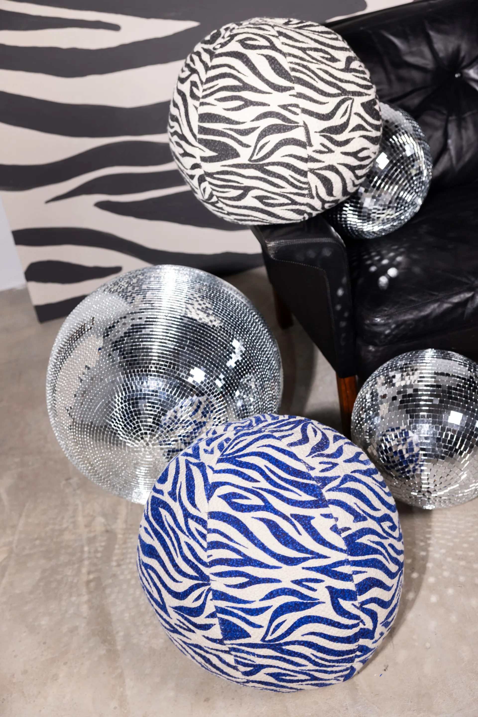 Anima クッション Ø35 cm, Zebra-blue Byon | バイオン