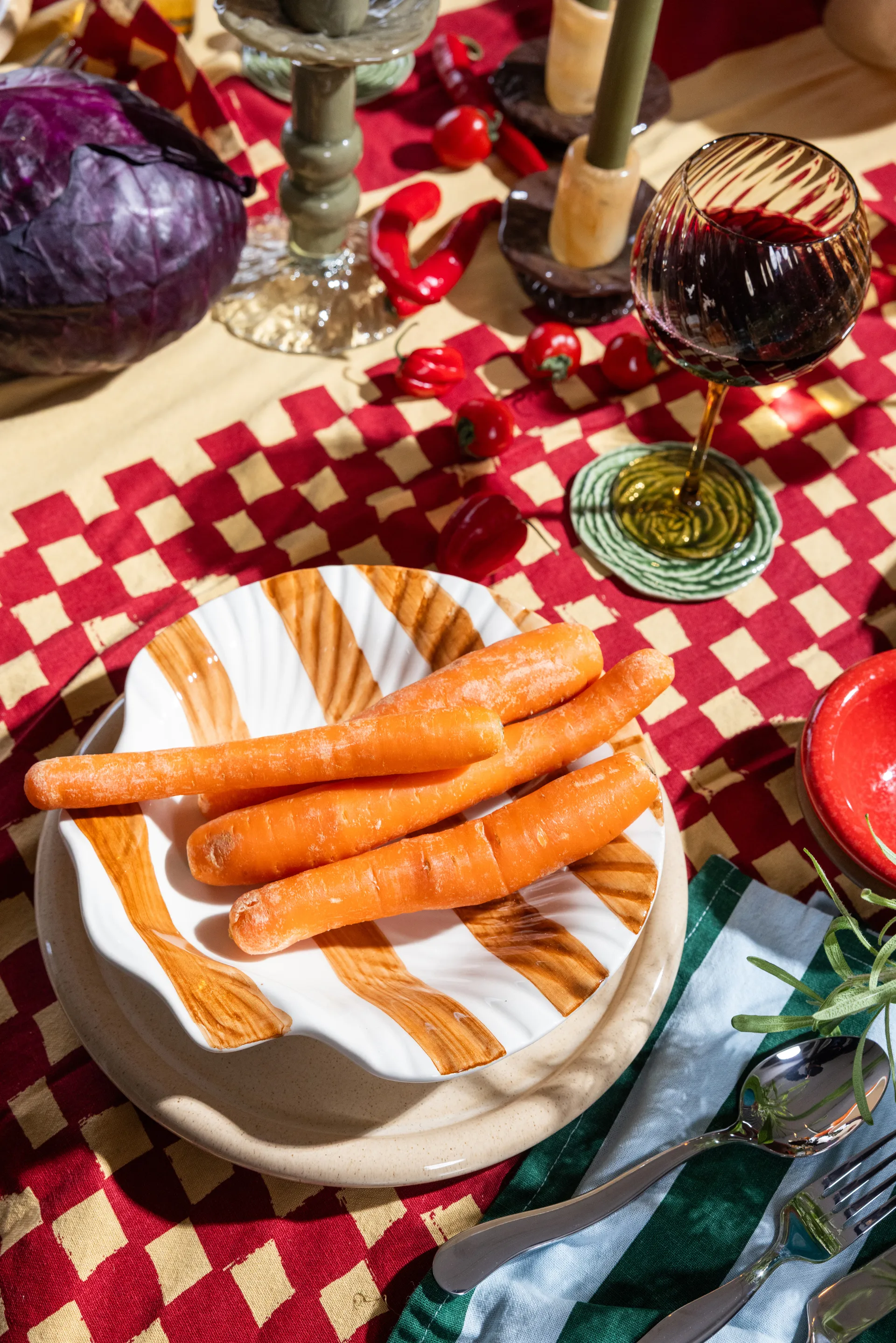 Armona ストライププレート 23.5x23.5 cm, Light brown-white Byon | バイオン