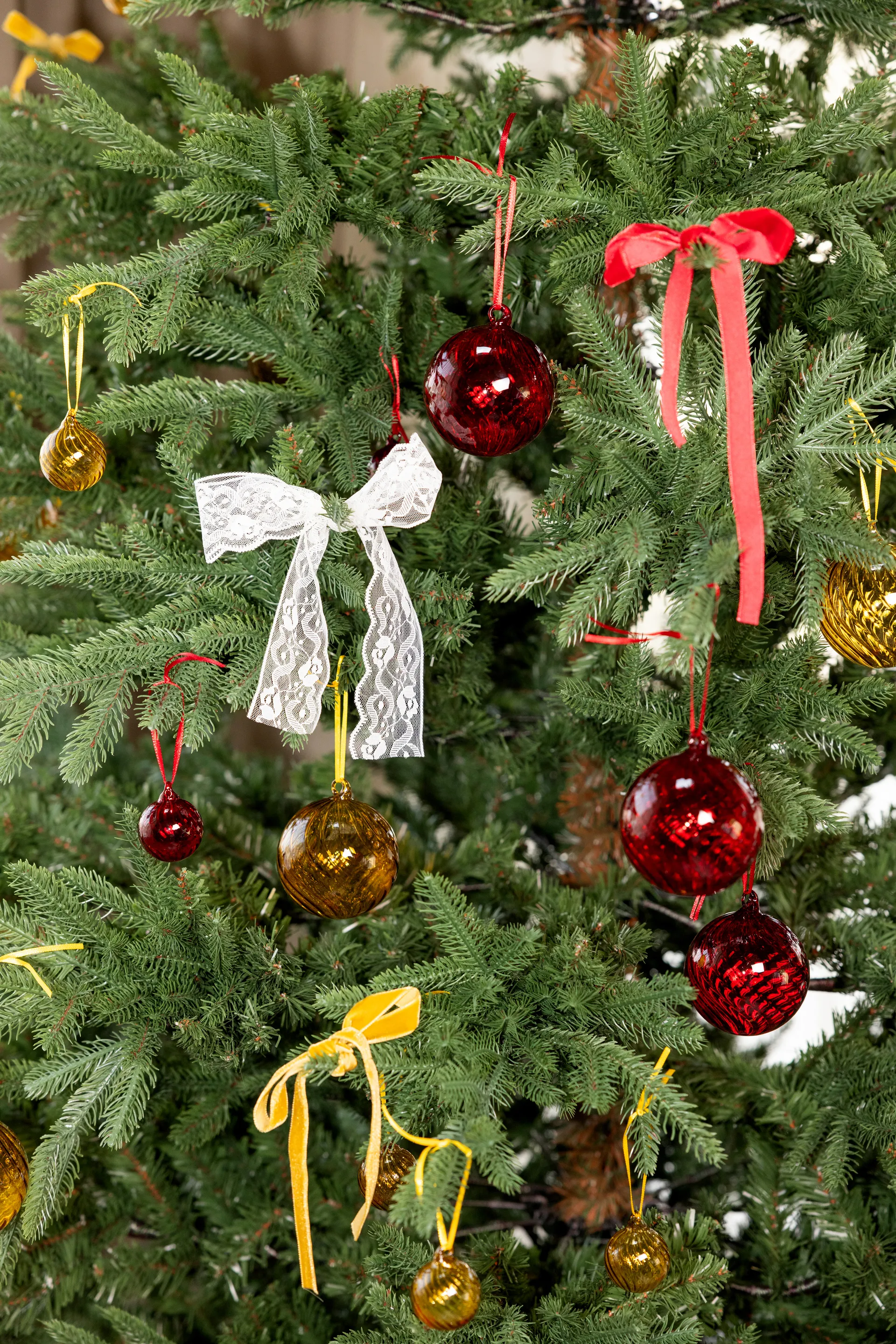 Opacity クリスマスツリー オーナメント M Ø8 cm 2個, Yellow Byon | バイオン