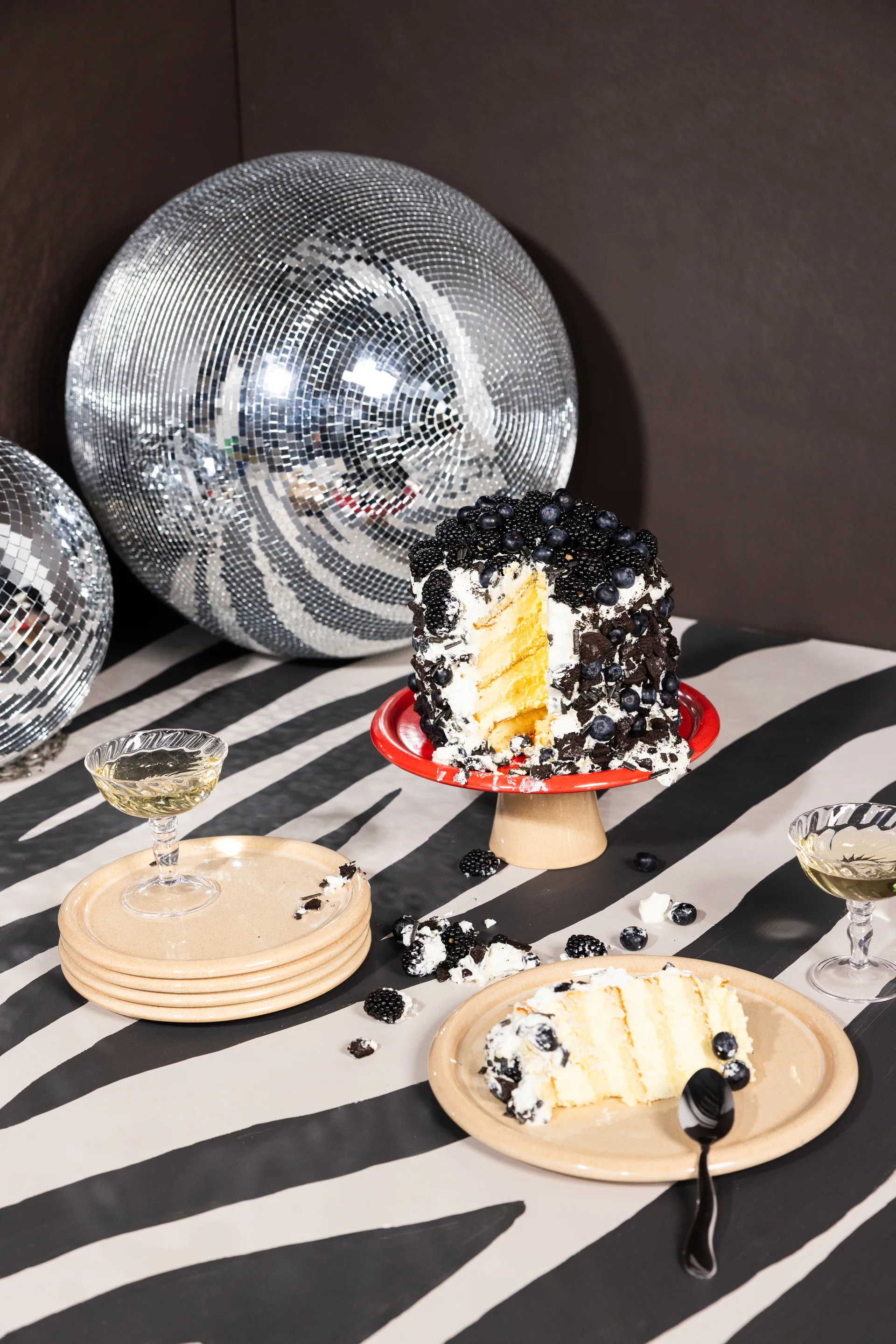 Porto ケーキプレート Ø26x11 cm, Red-beige Byon | バイオン