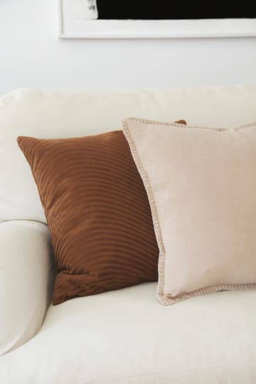 Arun クッションカバー 50x50 cm - Tan-off white - Chhatwal & Jonsson | チャットワル＆ヨンソン