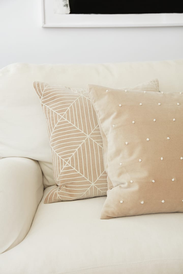 Embroidered Kulgam クッションカバー 50x50 cm, Tan-off white Chhatwal & Jonsson | チャットワル＆ヨンソン
