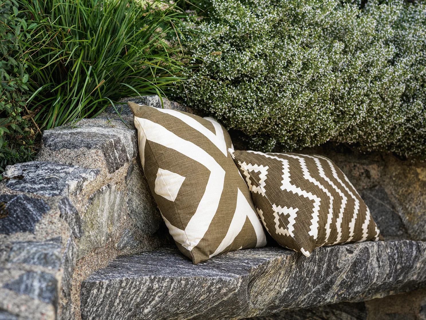 Impal アウトドアクッション, Shitake/off white. 50 cm Chhatwal & Jonsson | チャットワル＆ヨンソン