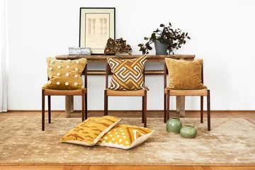 Veena ピローケース 50x50 cm - Spicy yellow-taupe - Chhatwal & Jonsson | チャットワル＆ヨンソン