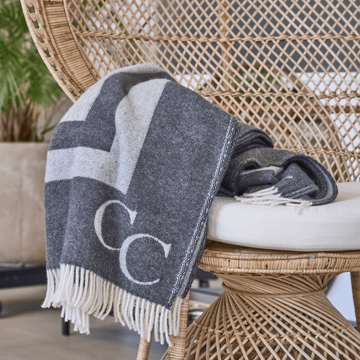Monogram ウールスロー 130x200 cm, iron gate Classic Collection | クラシックコレクション